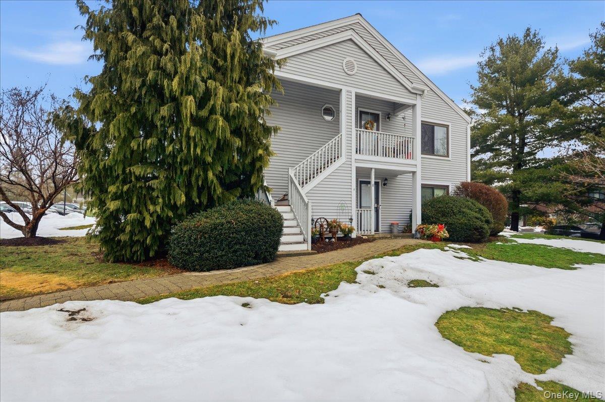 9 Country Place – For Sale photo 2