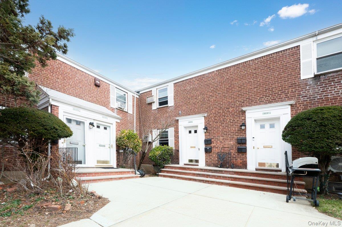 263-28 73rd Avenue, Unit 1st Fl photo 4