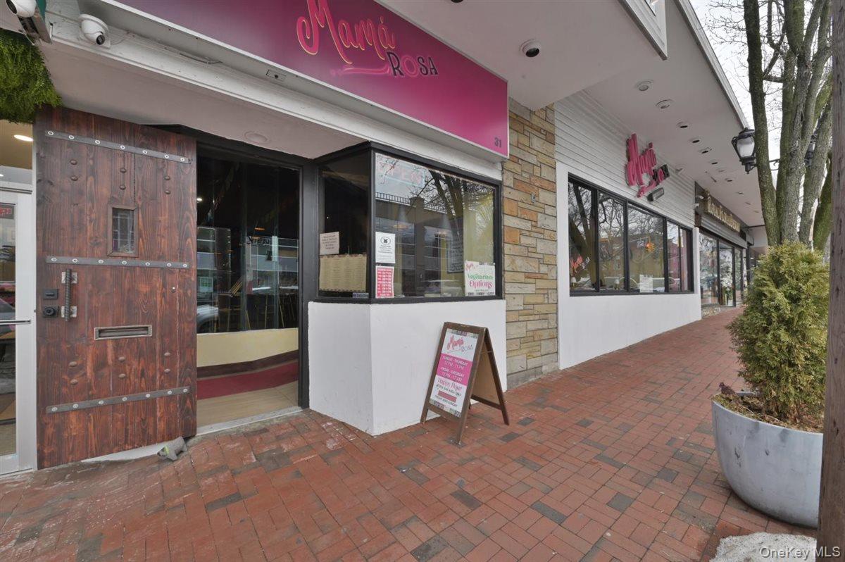 31 S Middle Neck Road – For Sale