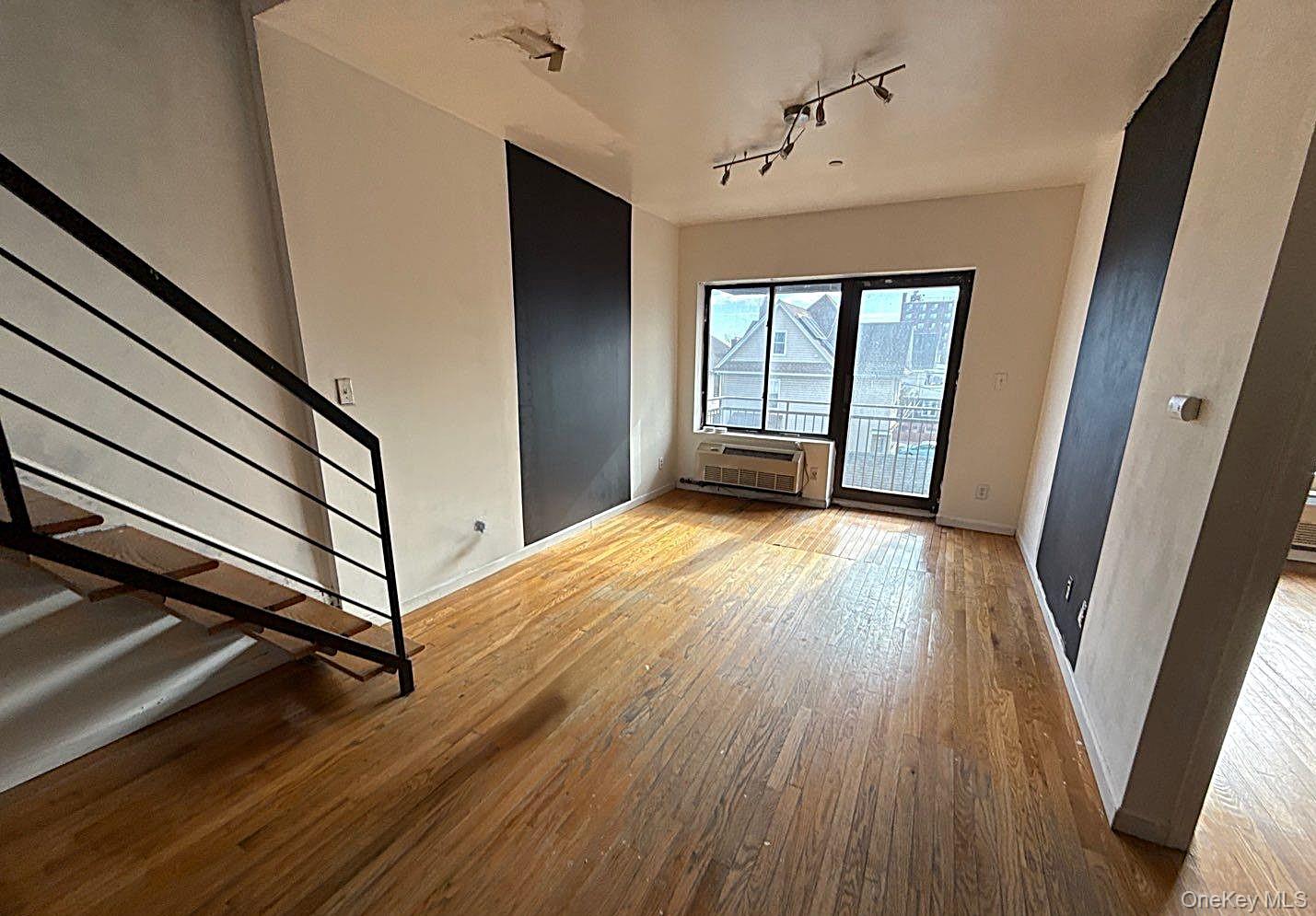 175-28 89th Avenue, Unit C photo 2