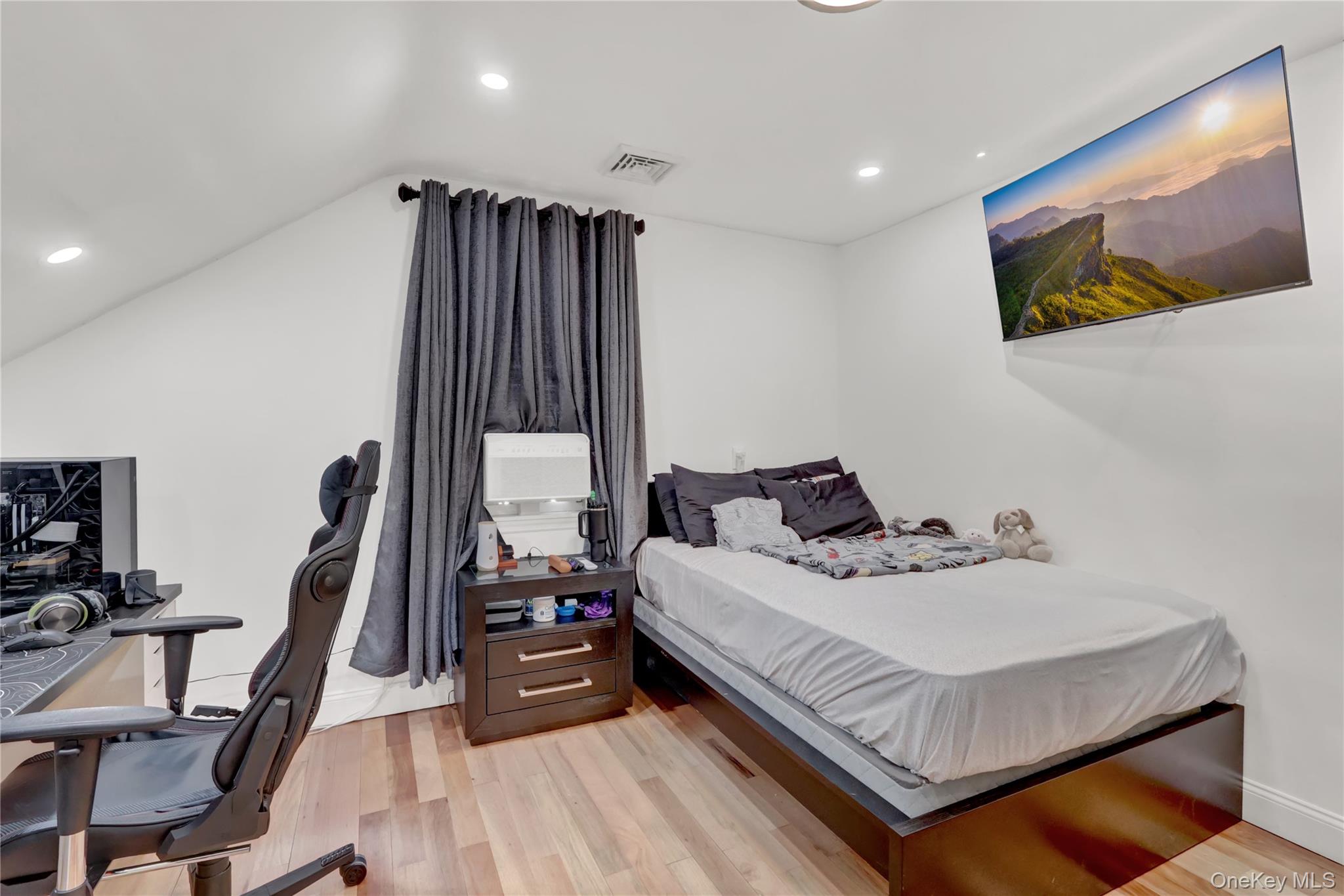 26 Hilbert Street – For Sale photo 17