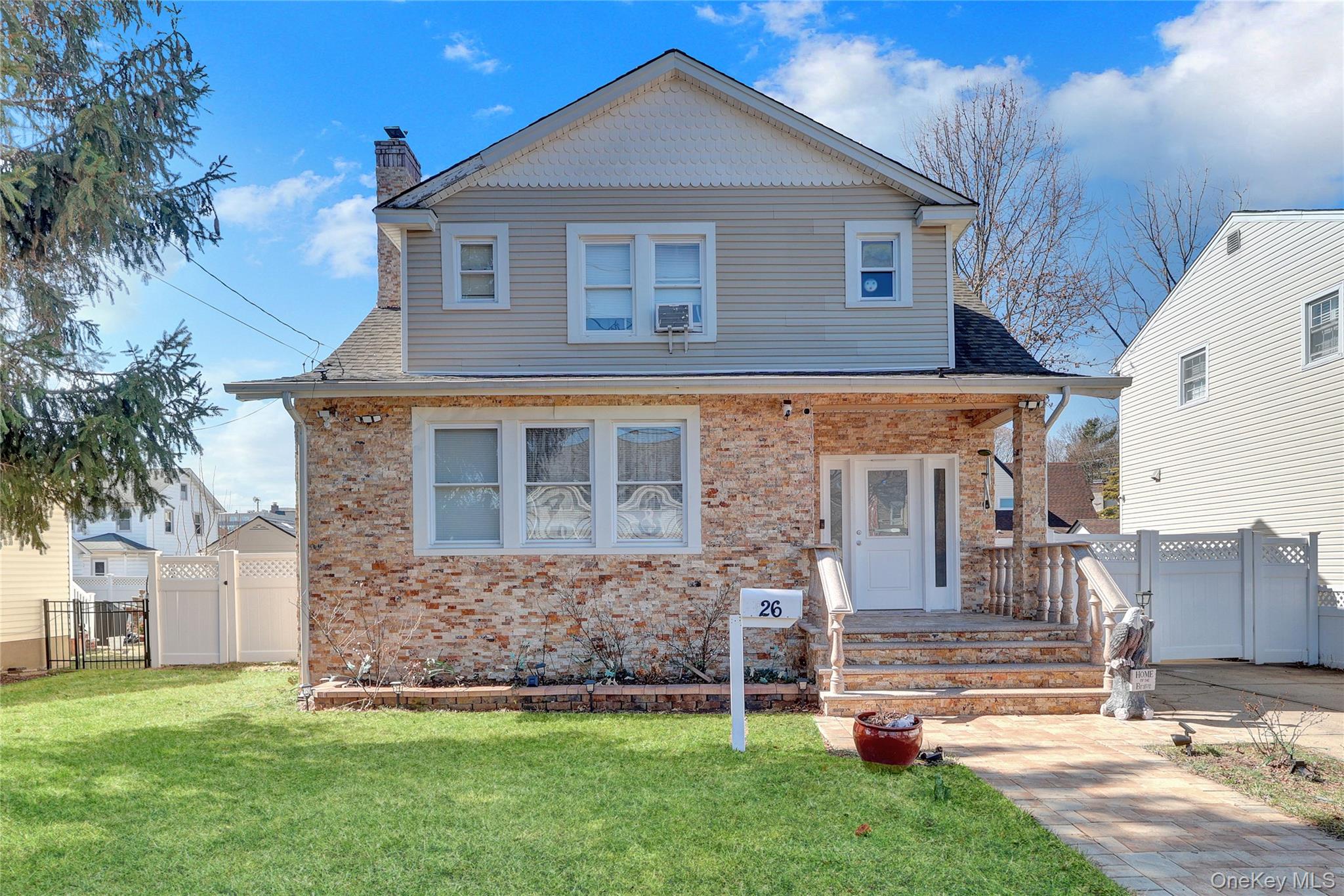 26 Hilbert Street – For Sale photo 2