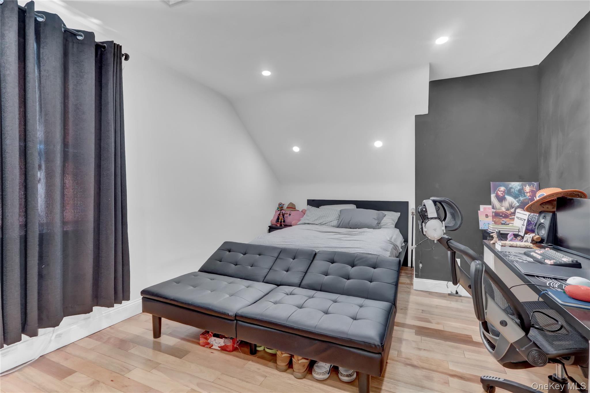 26 Hilbert Street – For Sale photo 16