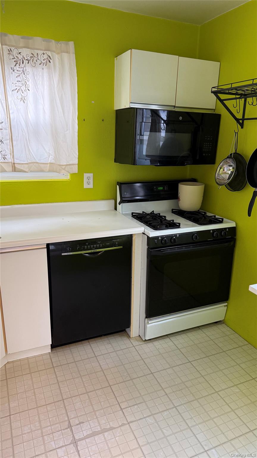 1072 Fenwood Drive, Unit 4 photo 2