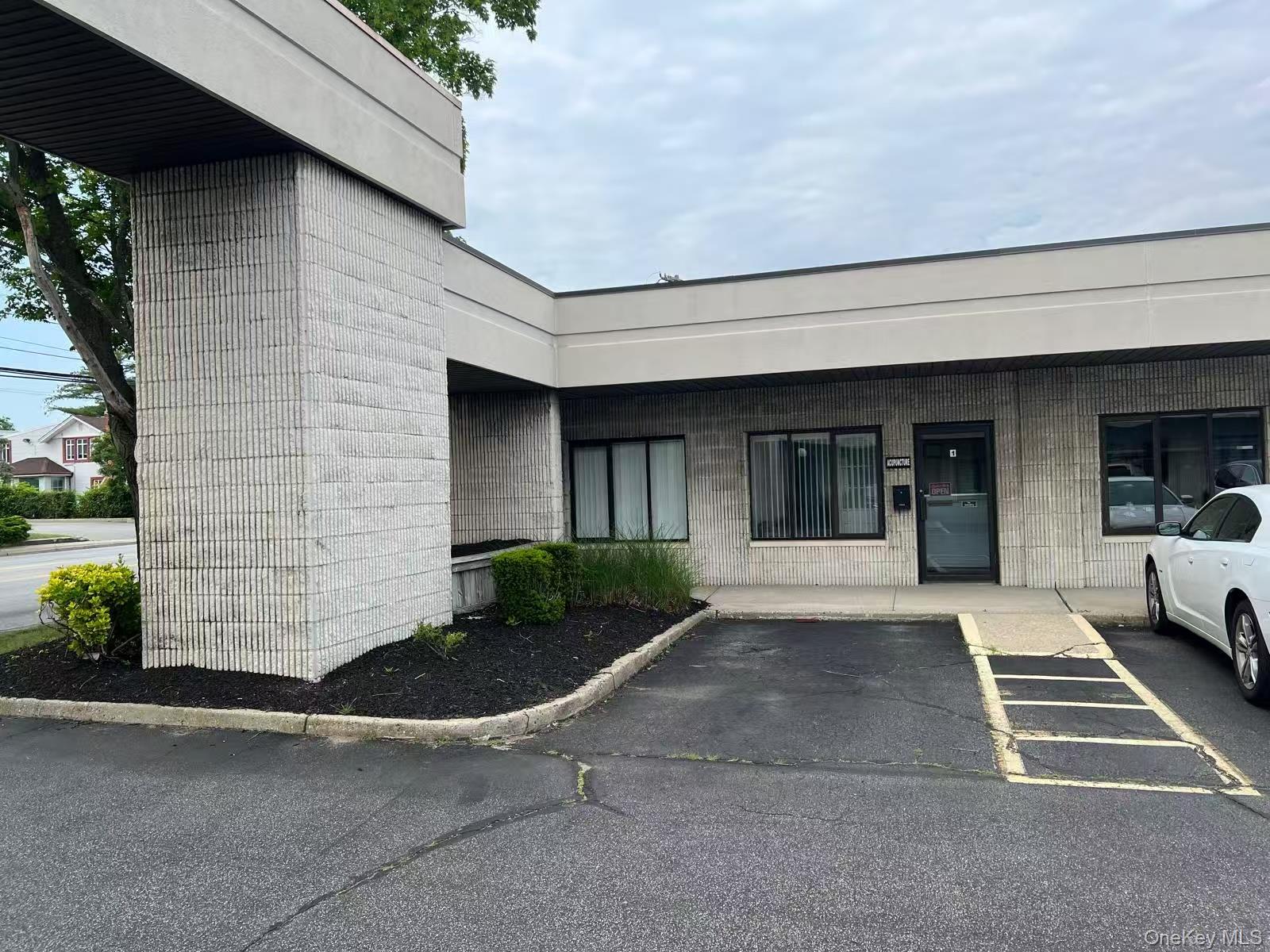 6268 Jericho Turnpike, Unit 1 photo 2