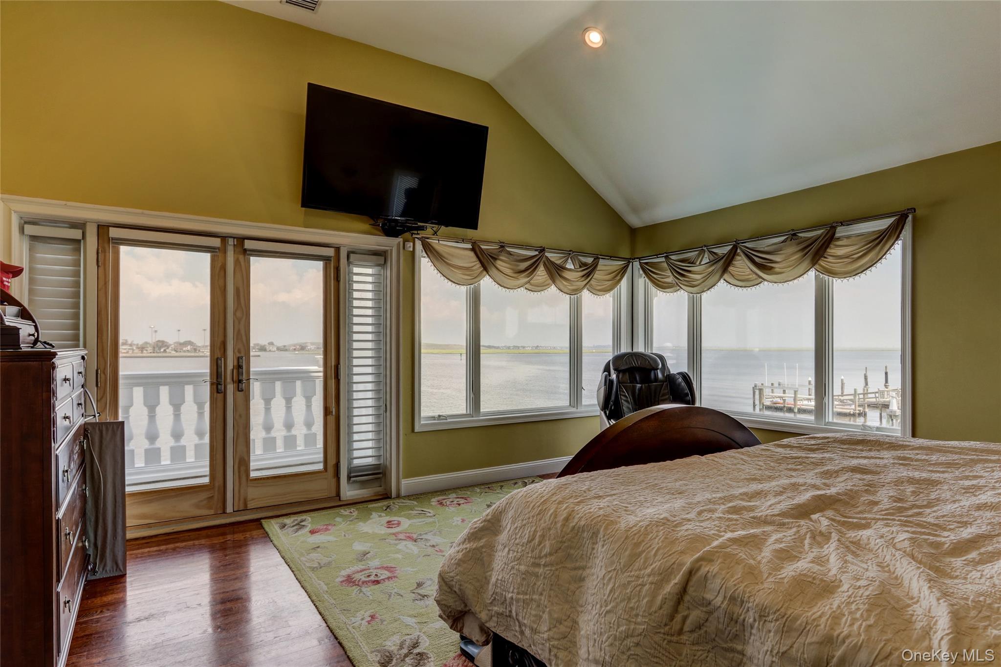 609 E Bay Drive – For Sale photo 14