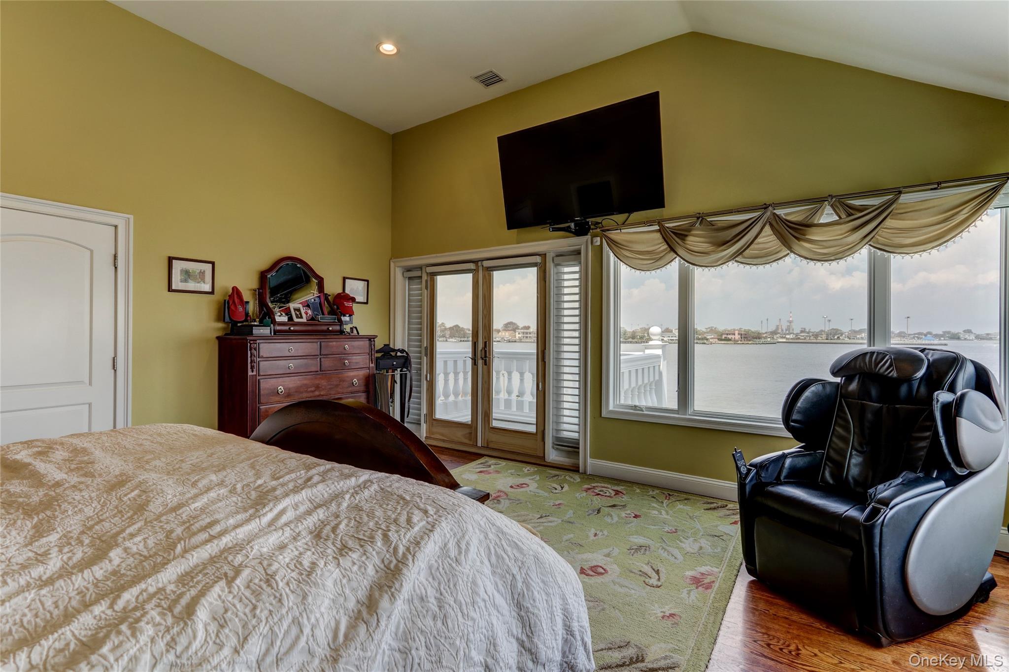 609 E Bay Drive – For Sale photo 15