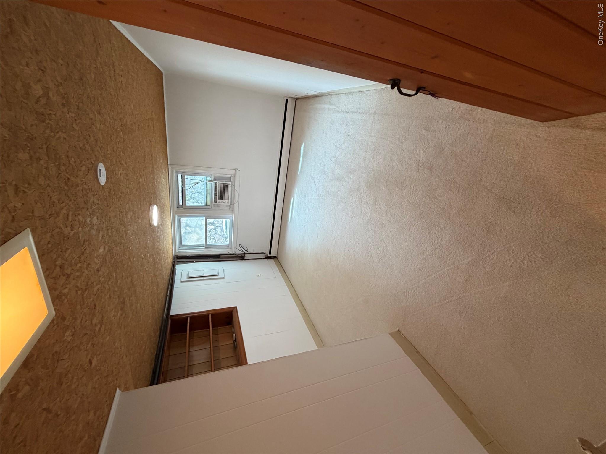 165 W Lakeshore Drive – For Sale photo 11