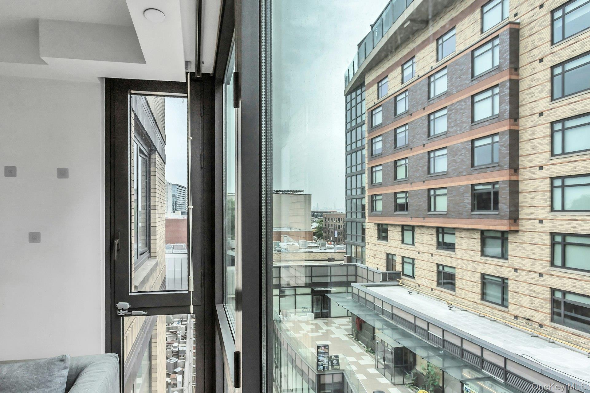 39-16 Prince Street, Unit 5E photo 23