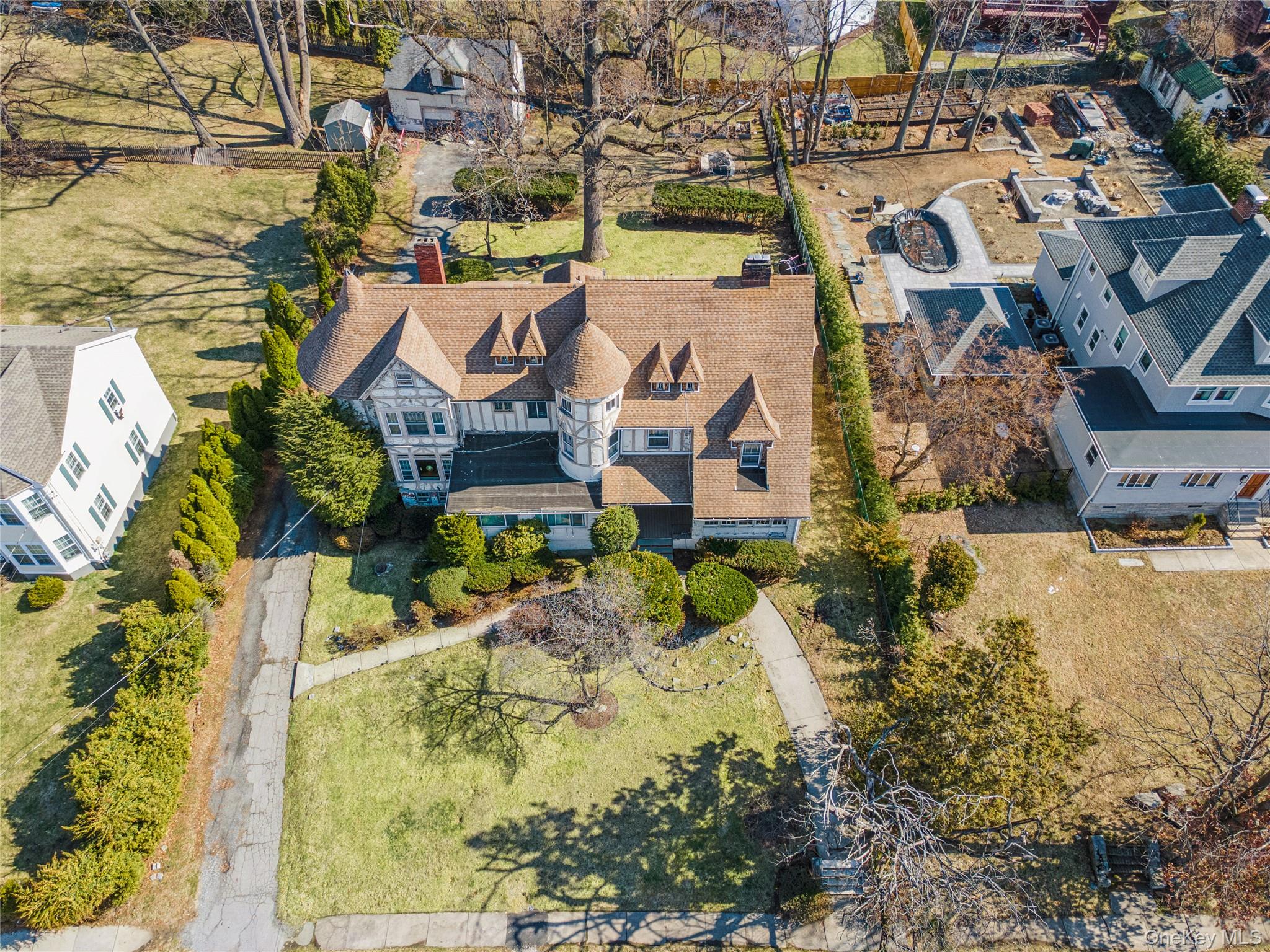 7 The Court – For Sale photo 2