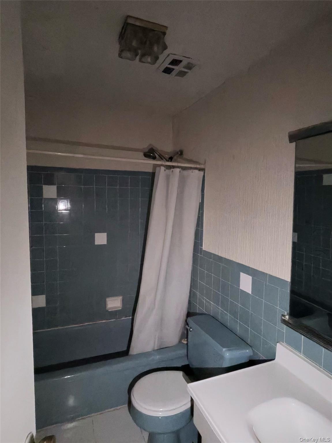 285 Sneden Place, Unit 285 photo 3