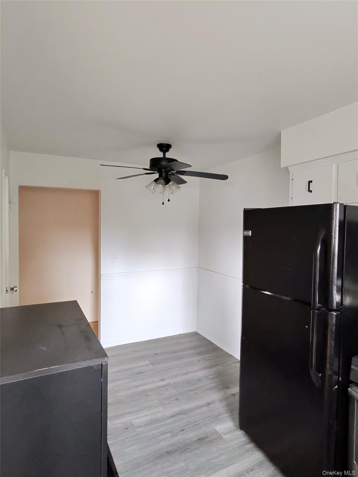 285 Sneden Place, Unit 285 photo 7