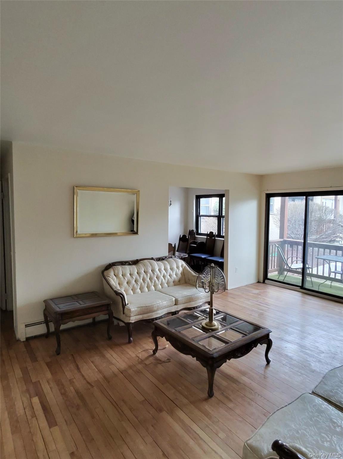 285 Sneden Place, Unit 285 photo 5