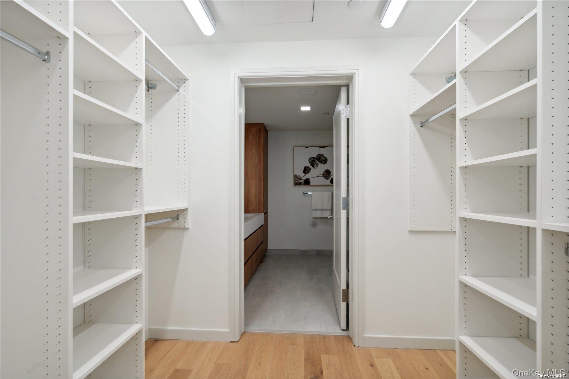218 Middle Neck Road, Unit 102 photo 32