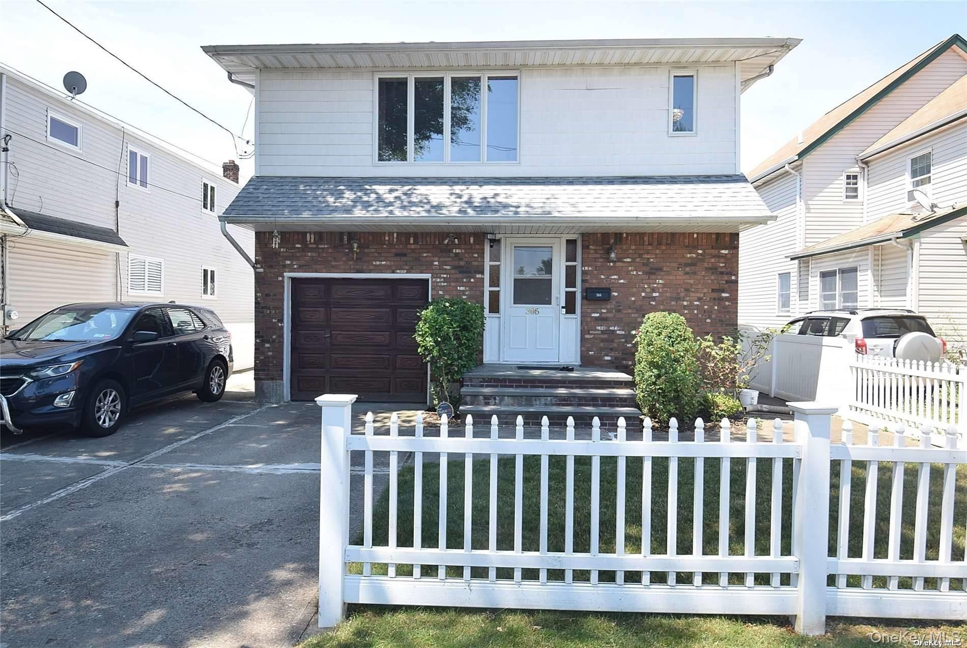 305 S 10th Street – For Sale
