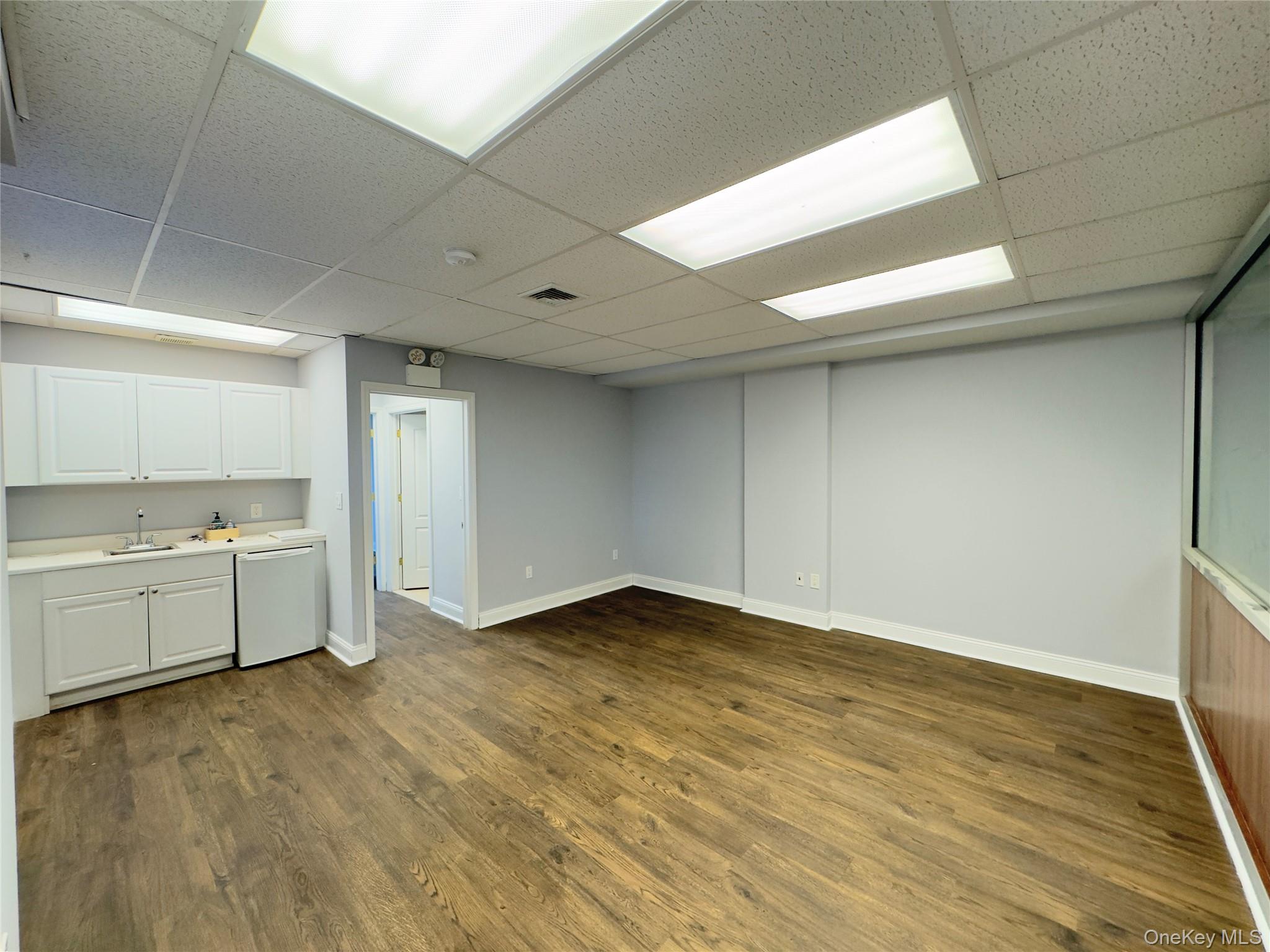 42-22 213 Street level1 bayside – For Rent photo 6
