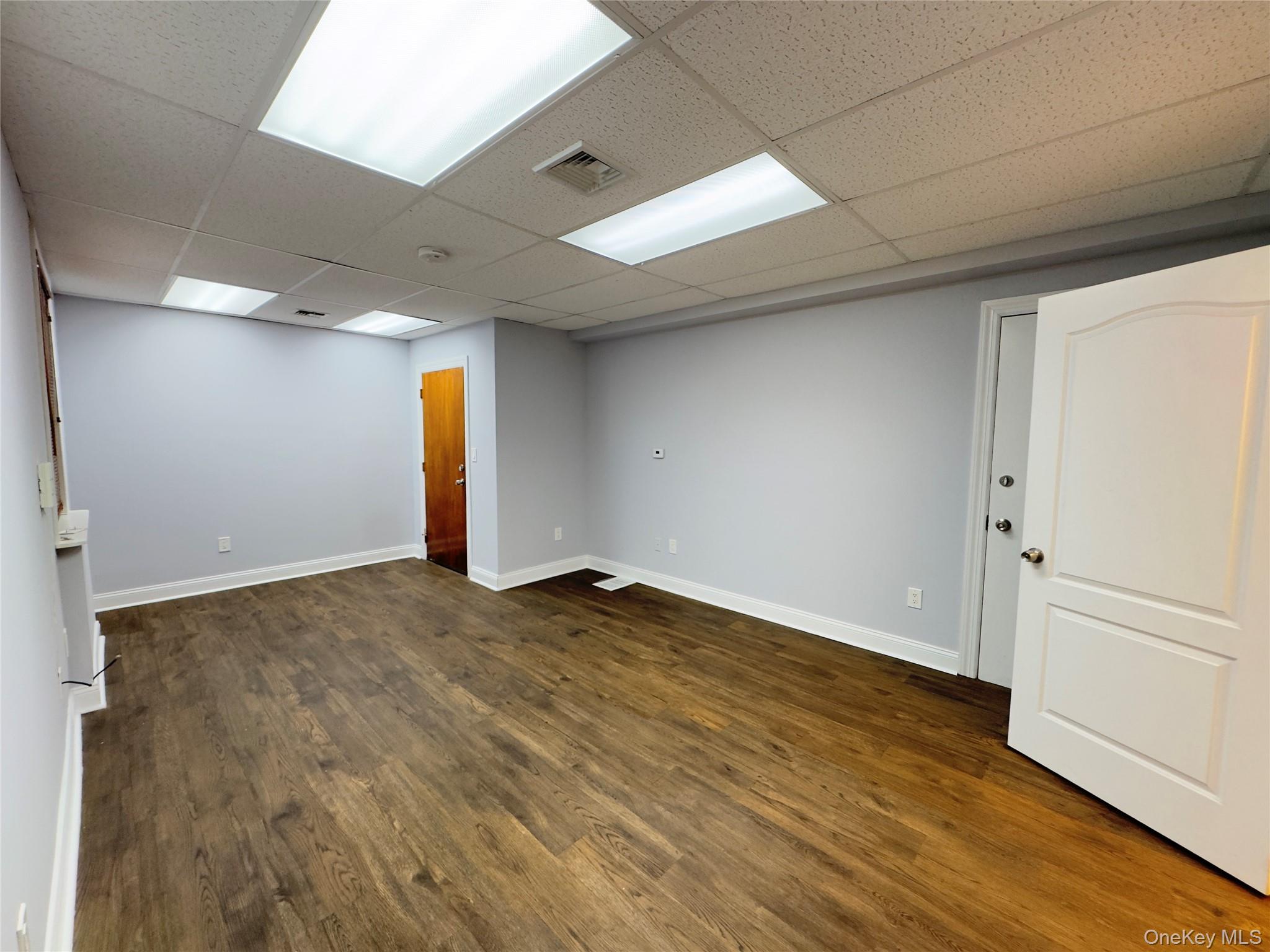 42-22 213 Street level1 bayside – For Rent photo 4