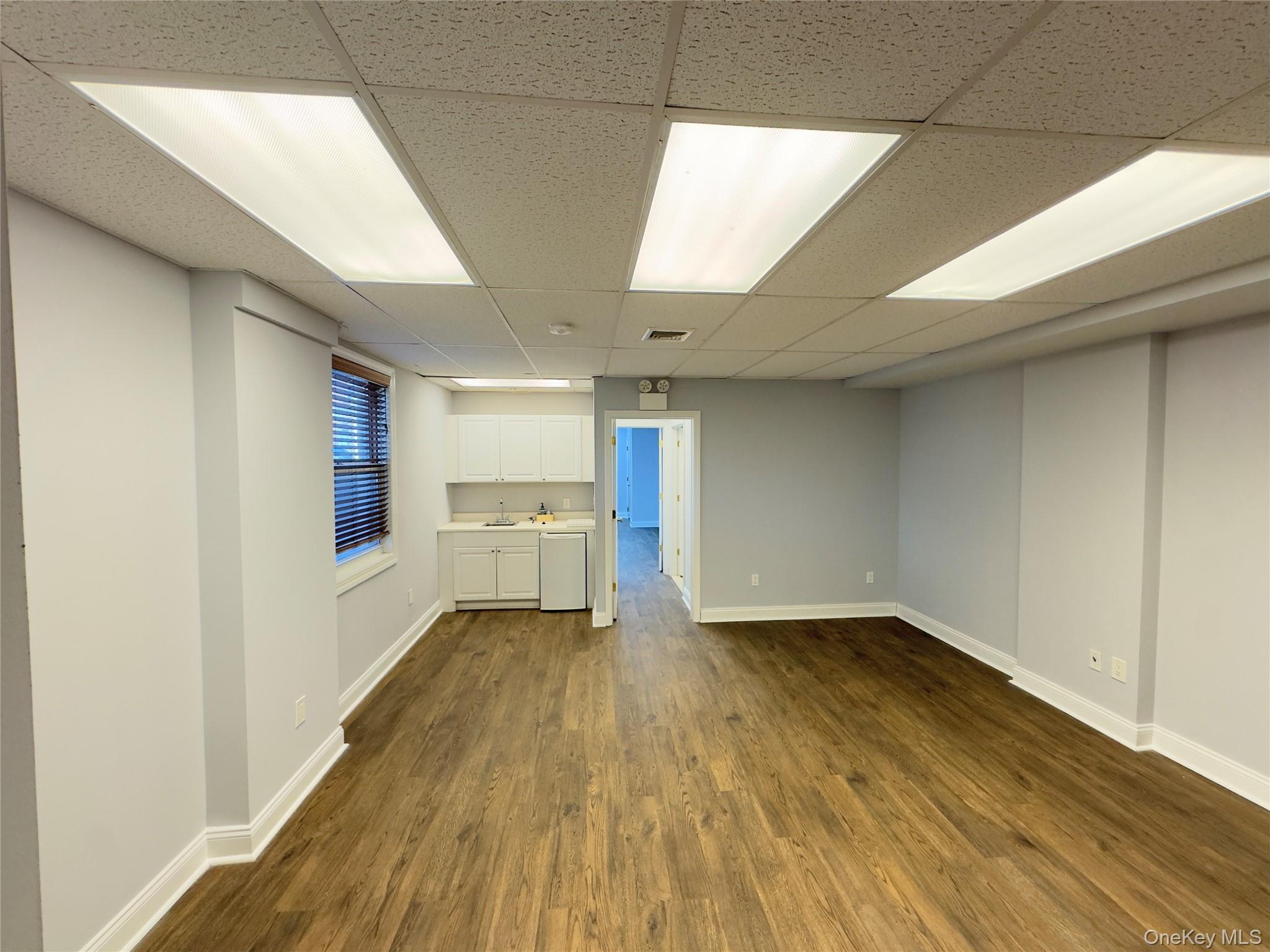 42-22 213 Street level1 bayside – For Rent photo 7