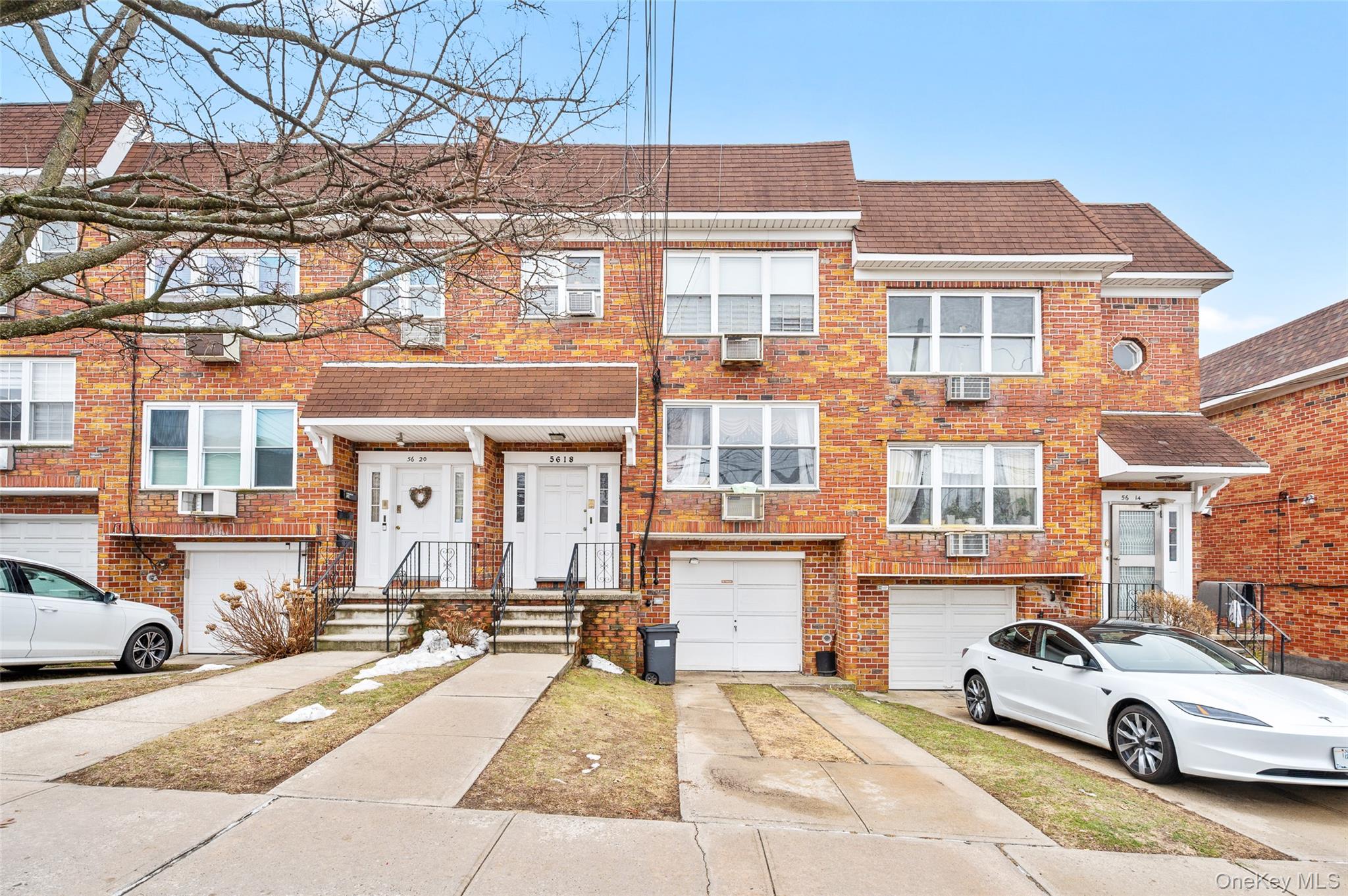 56-18 Cloverdale Boulevard – For Sale