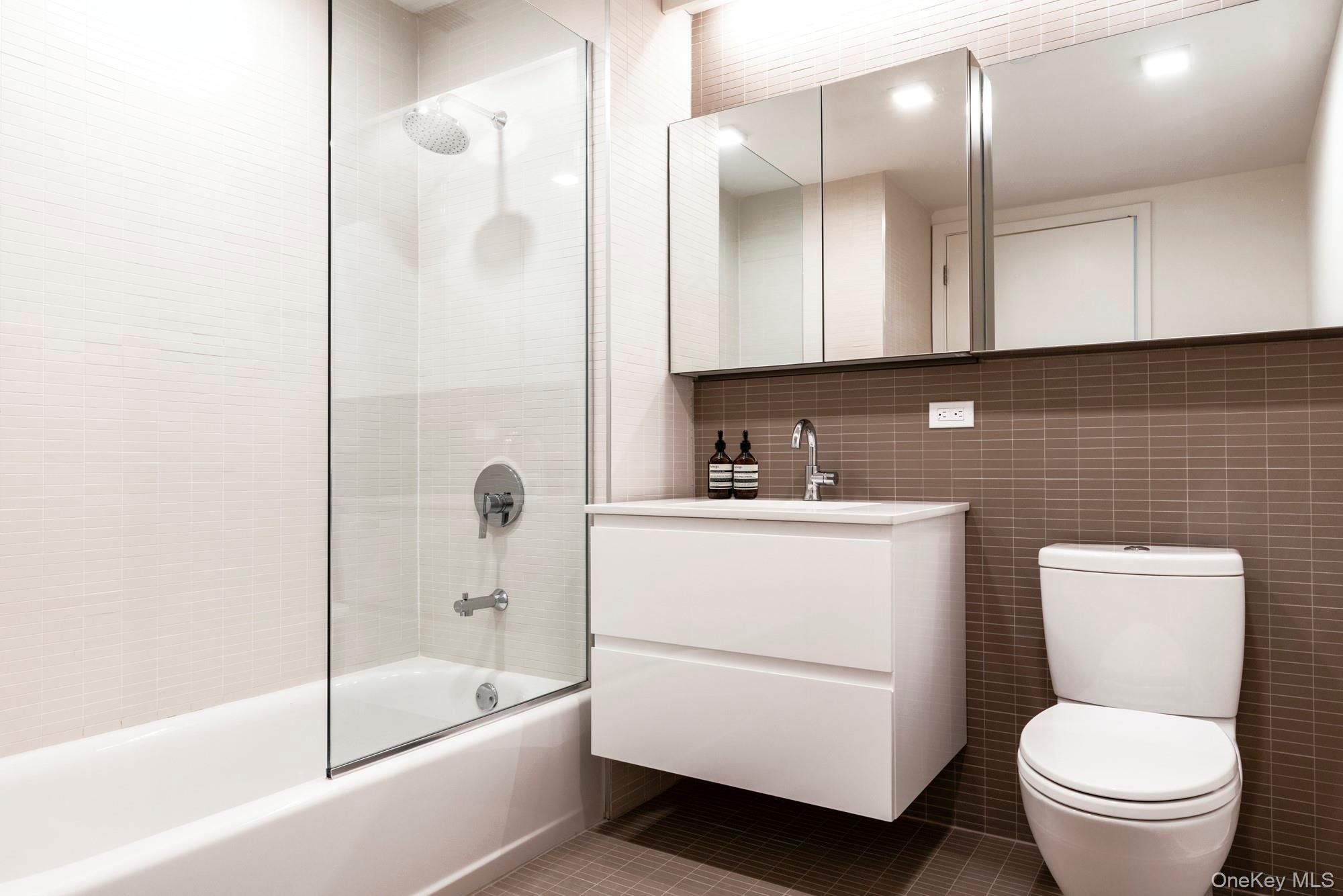 37-40 27th Street, Unit 7C photo 4