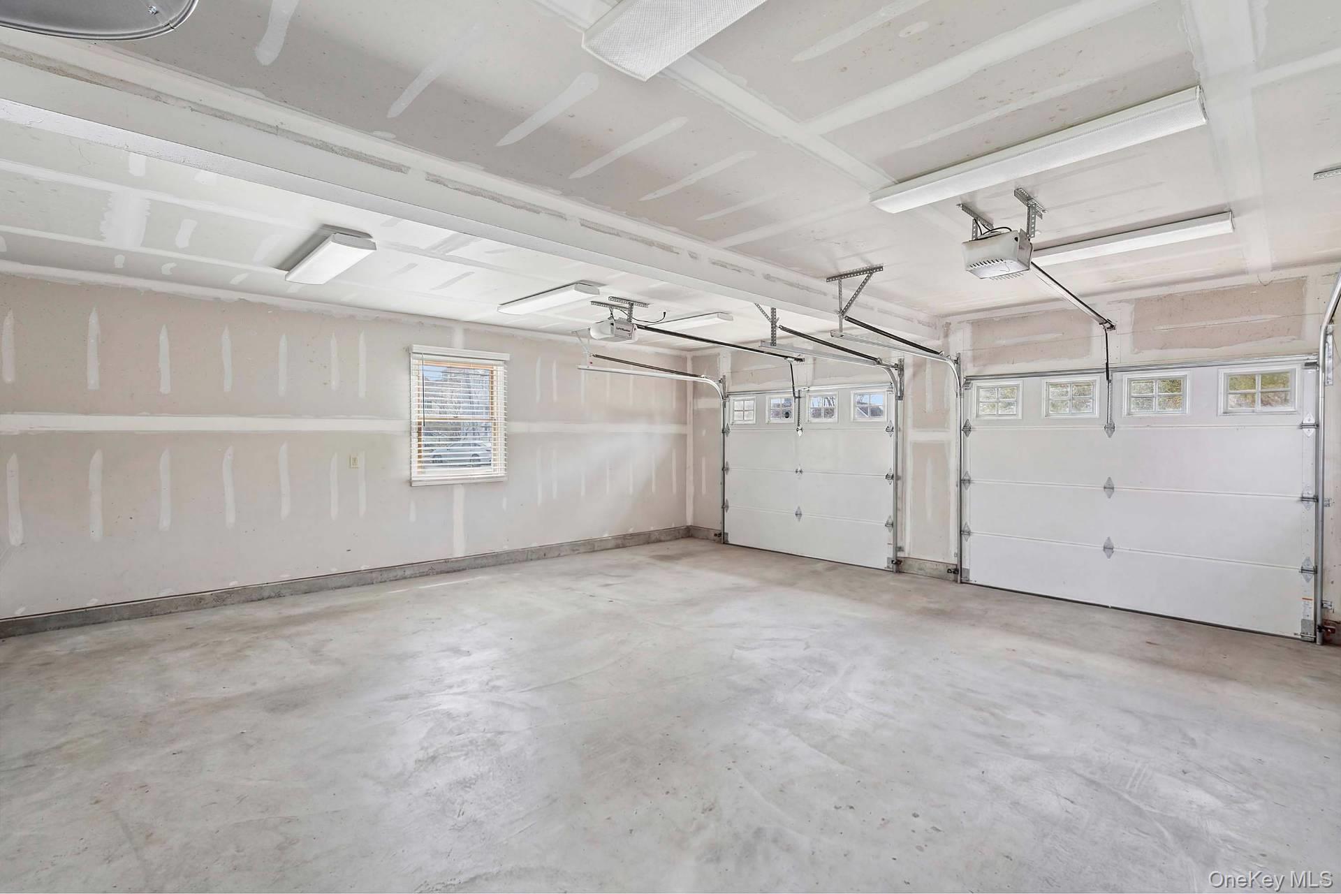 38 East Beach Drive – For Sale photo 25