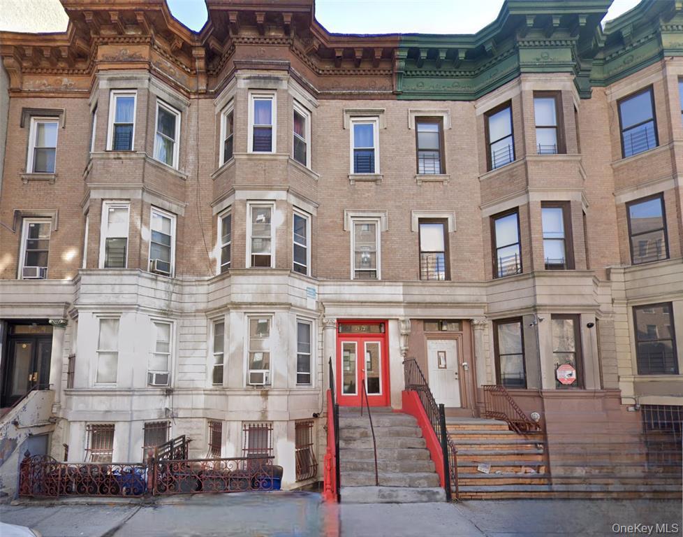 1552 Bryant Avenue – For Sale