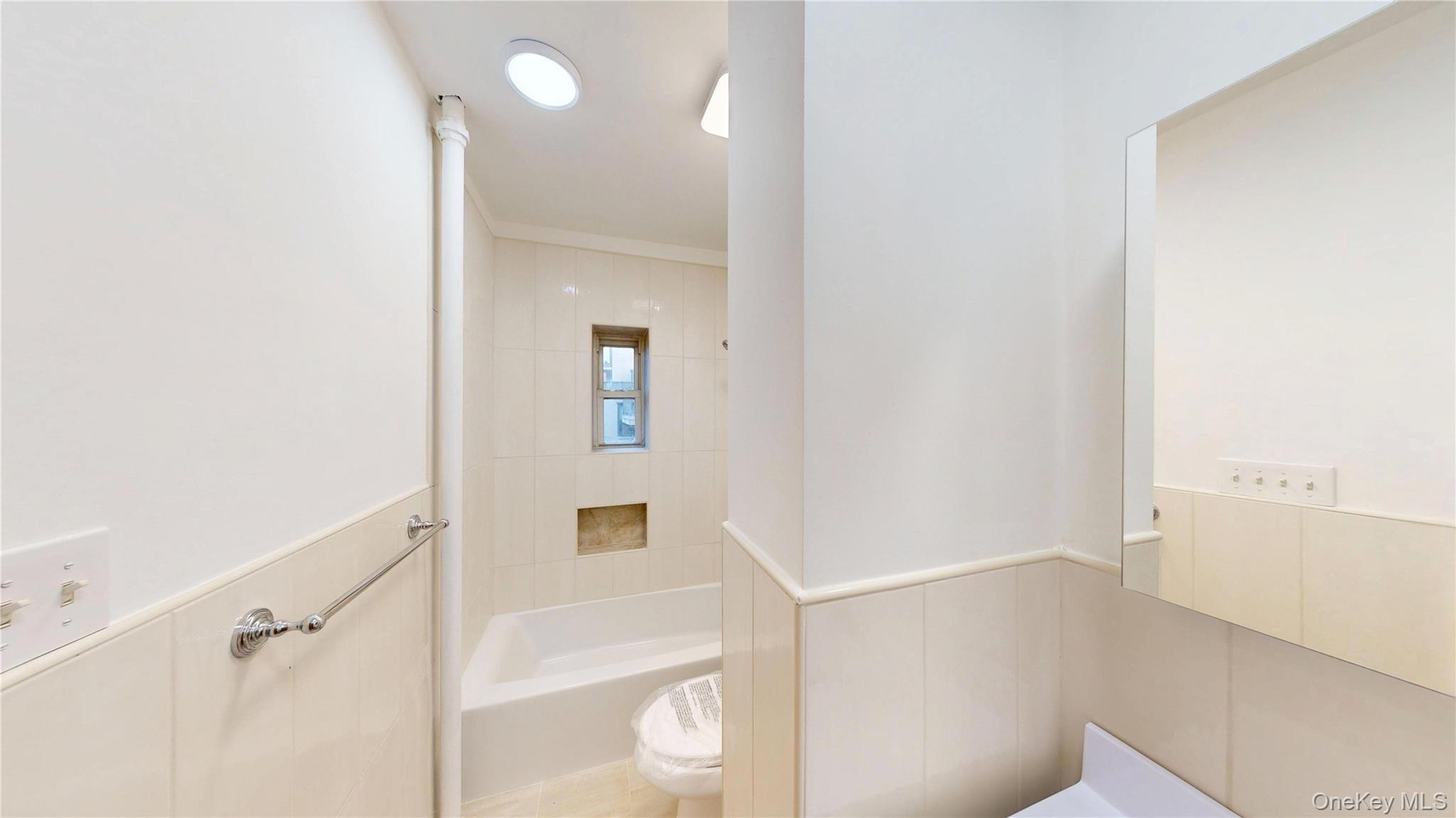 954 Manhattan Avenue – For Sale photo 2