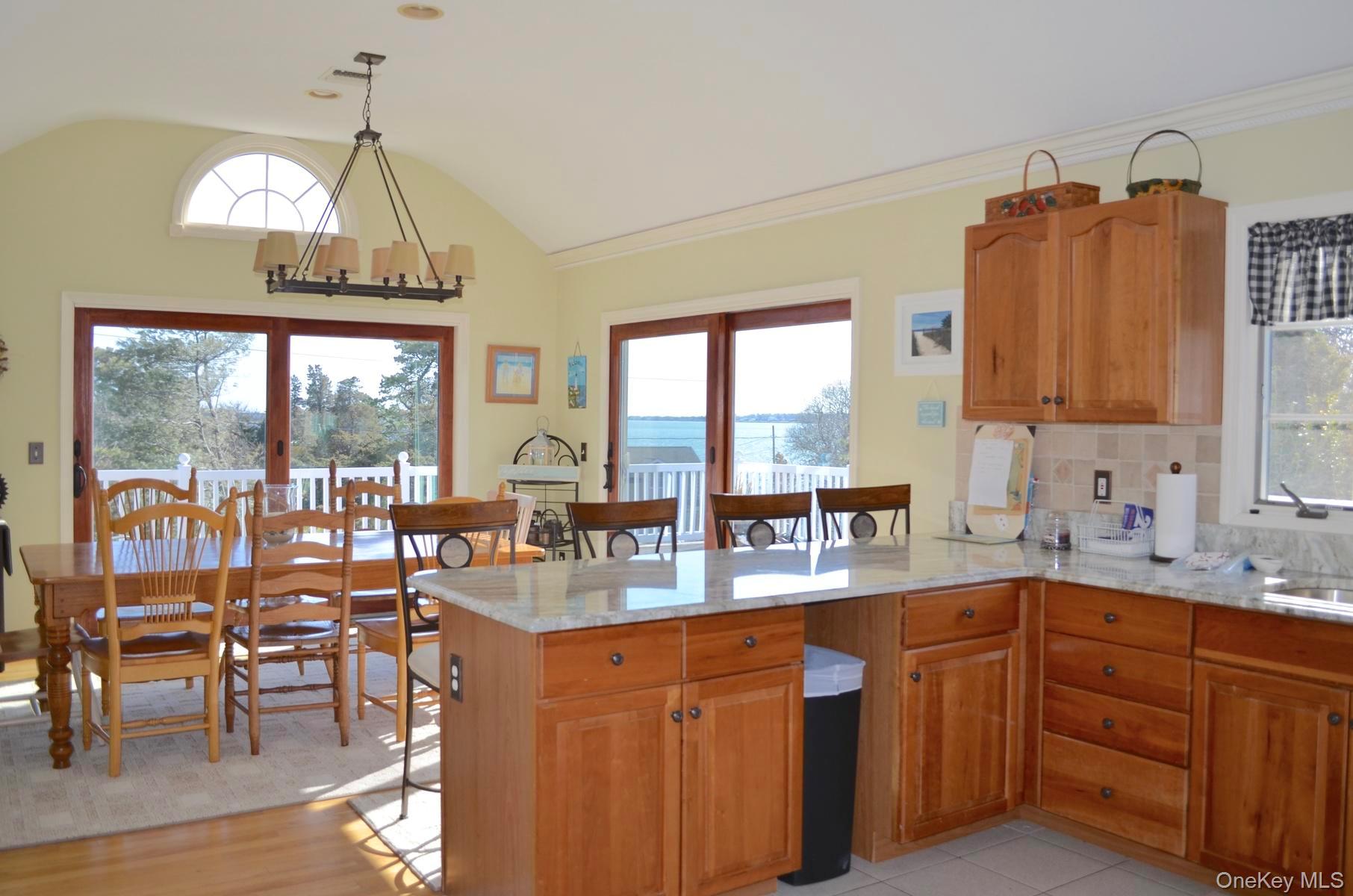 16 Grant Blvd – For Rent photo 5