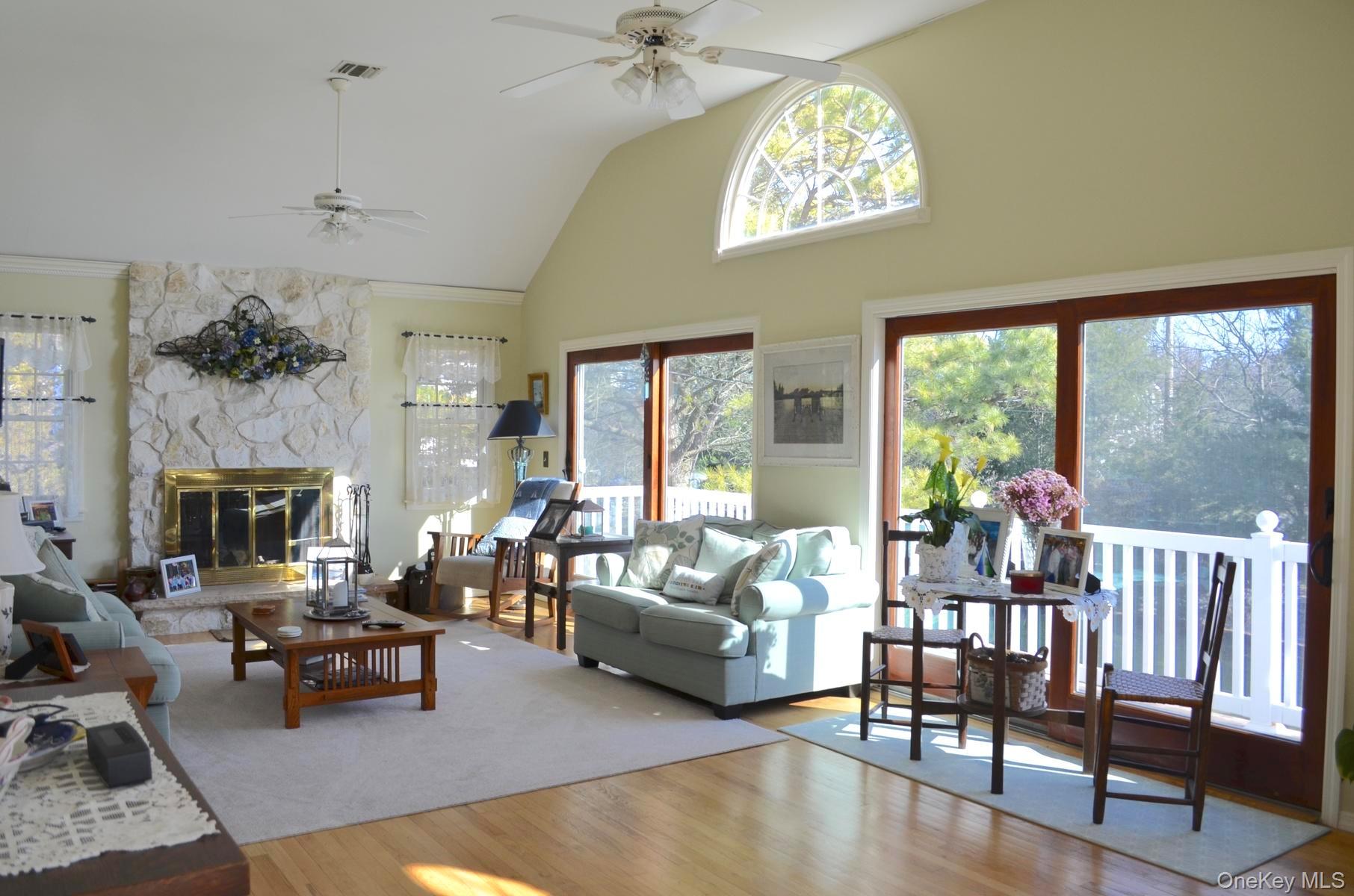 16 Grant Blvd – For Rent photo 2