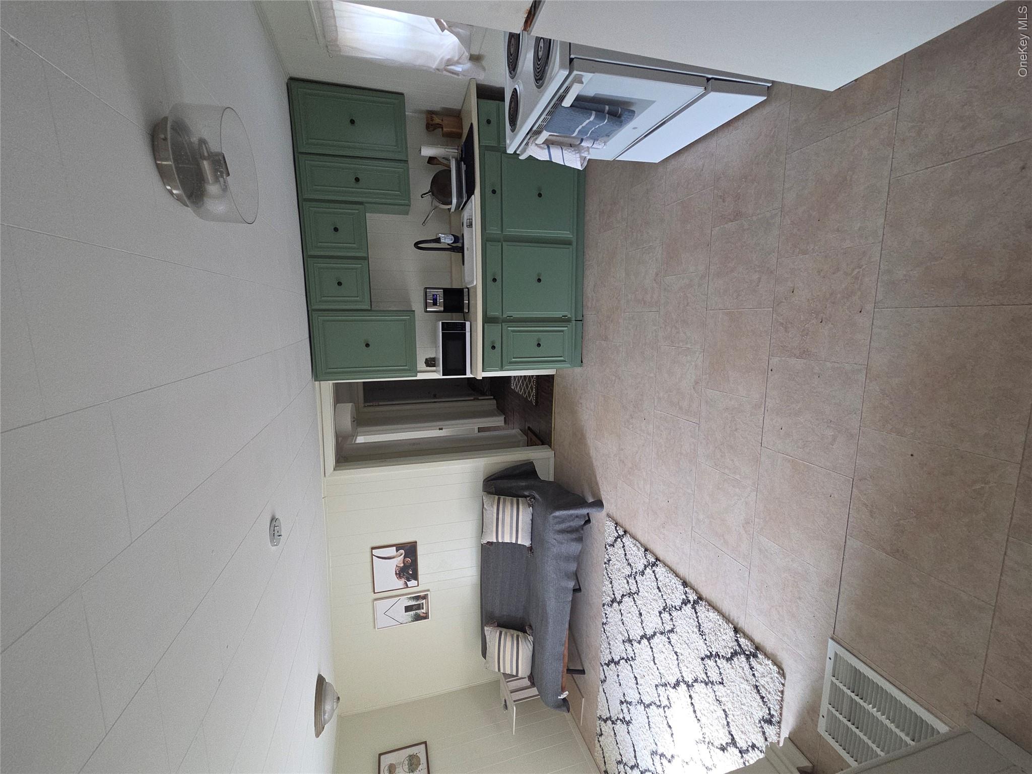 640 W Main Street – For Sale photo 3