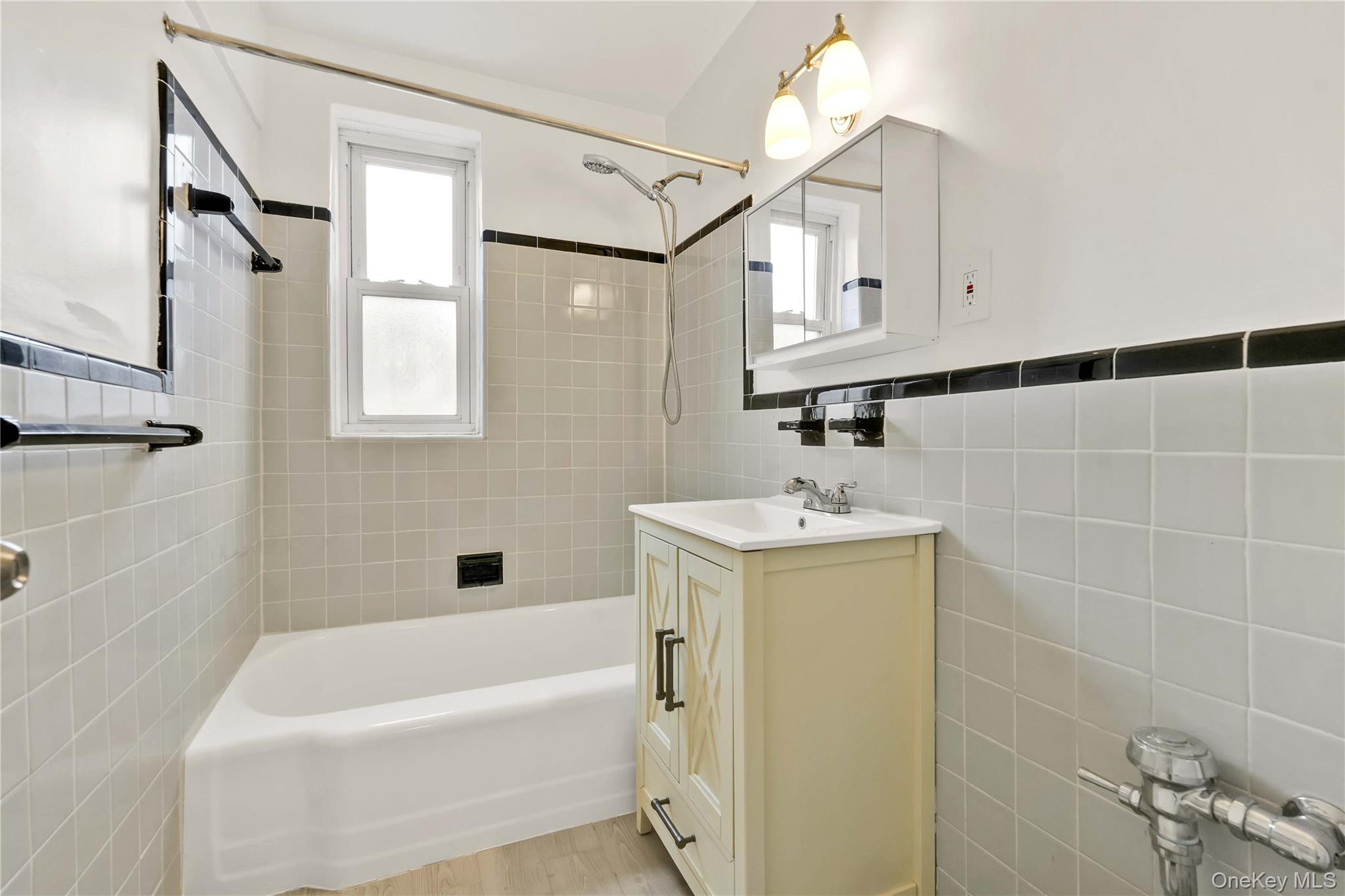 110-15 71 Road, Unit 6J photo 16
