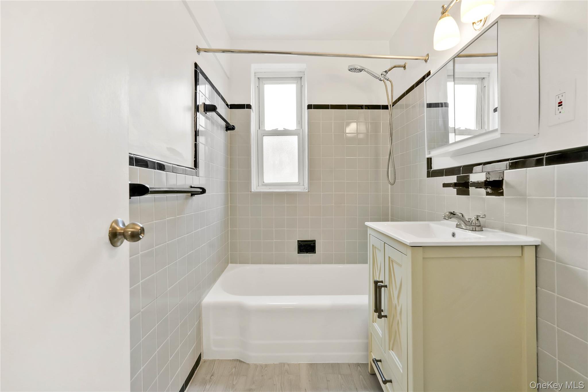 110-15 71 Road, Unit 6J photo 17