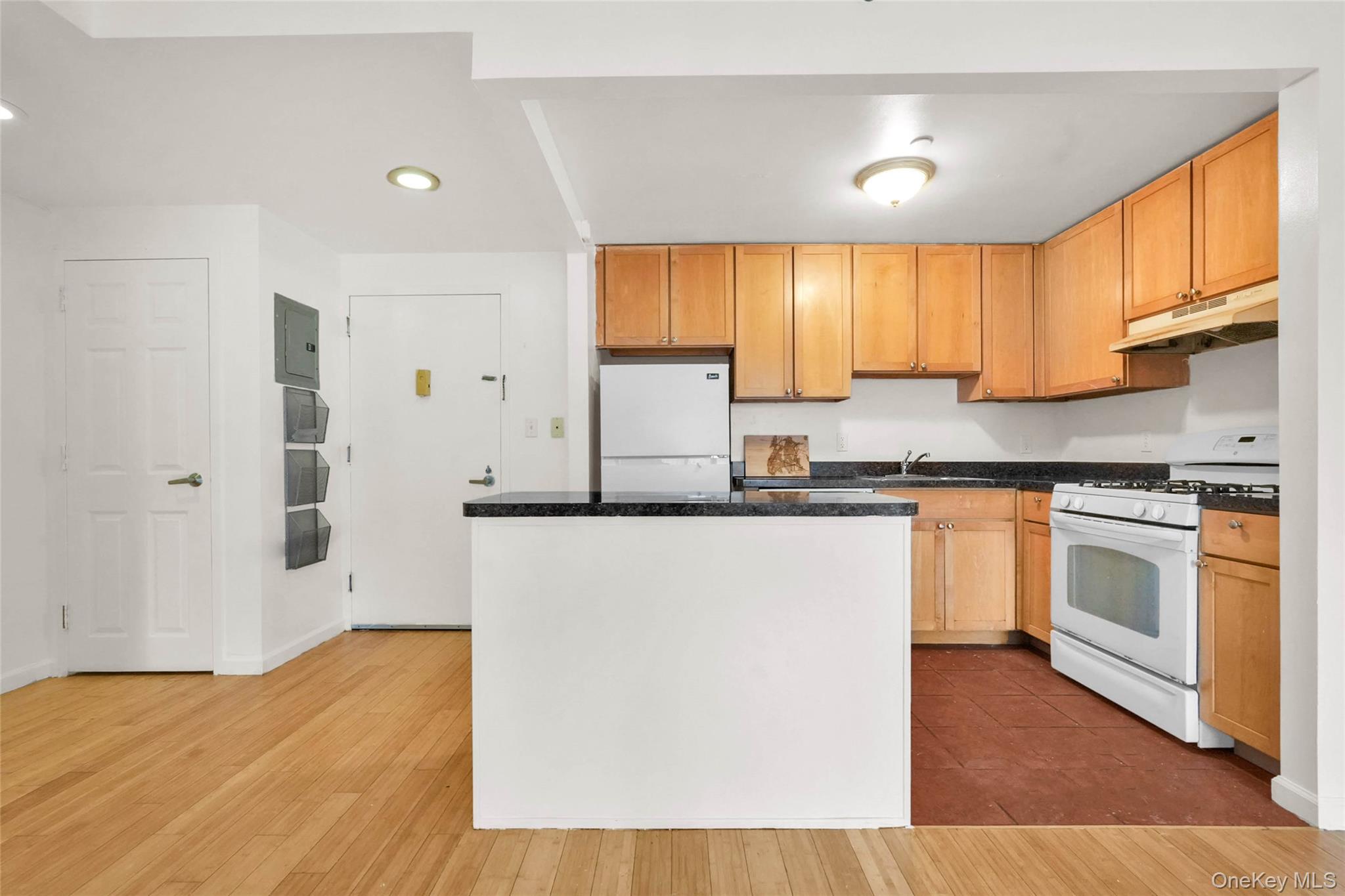 837 Washington Avenue, Unit 4B photo 6
