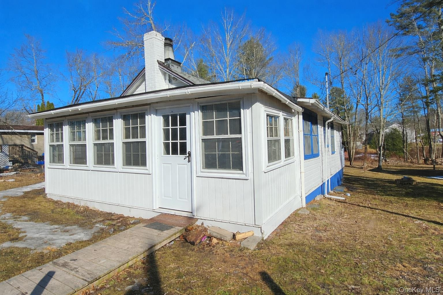 8 Central Avenue – For Sale