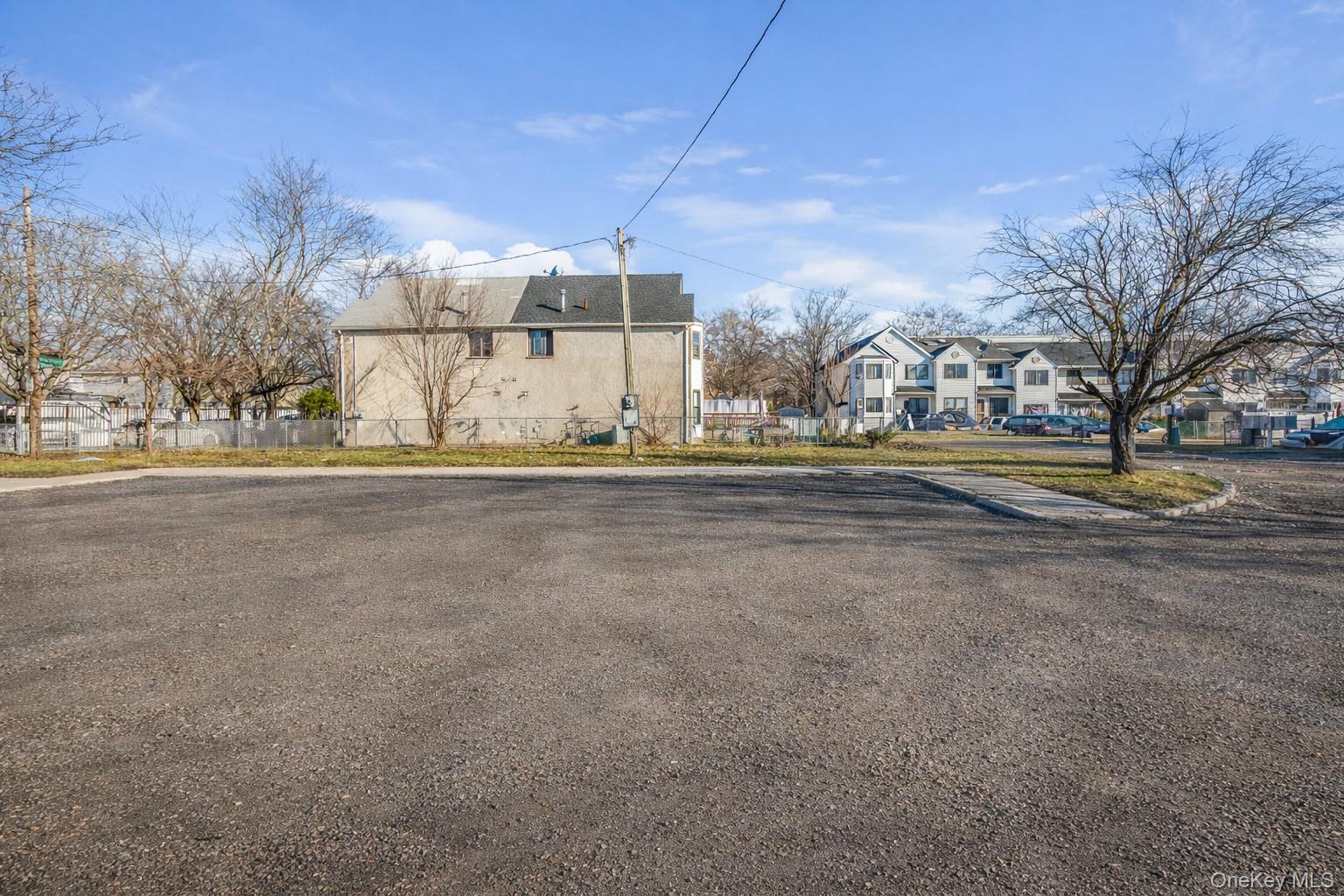 327A Mersereau Avenue – For Sale photo 9