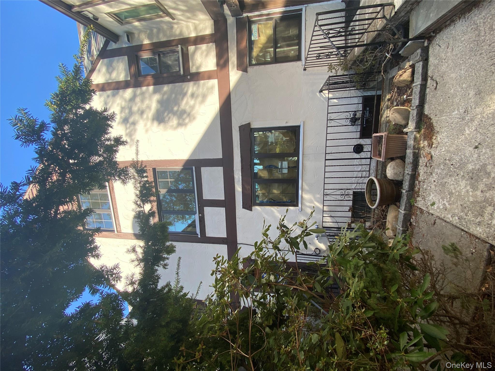 16403A 32nd Avenue – For Rent