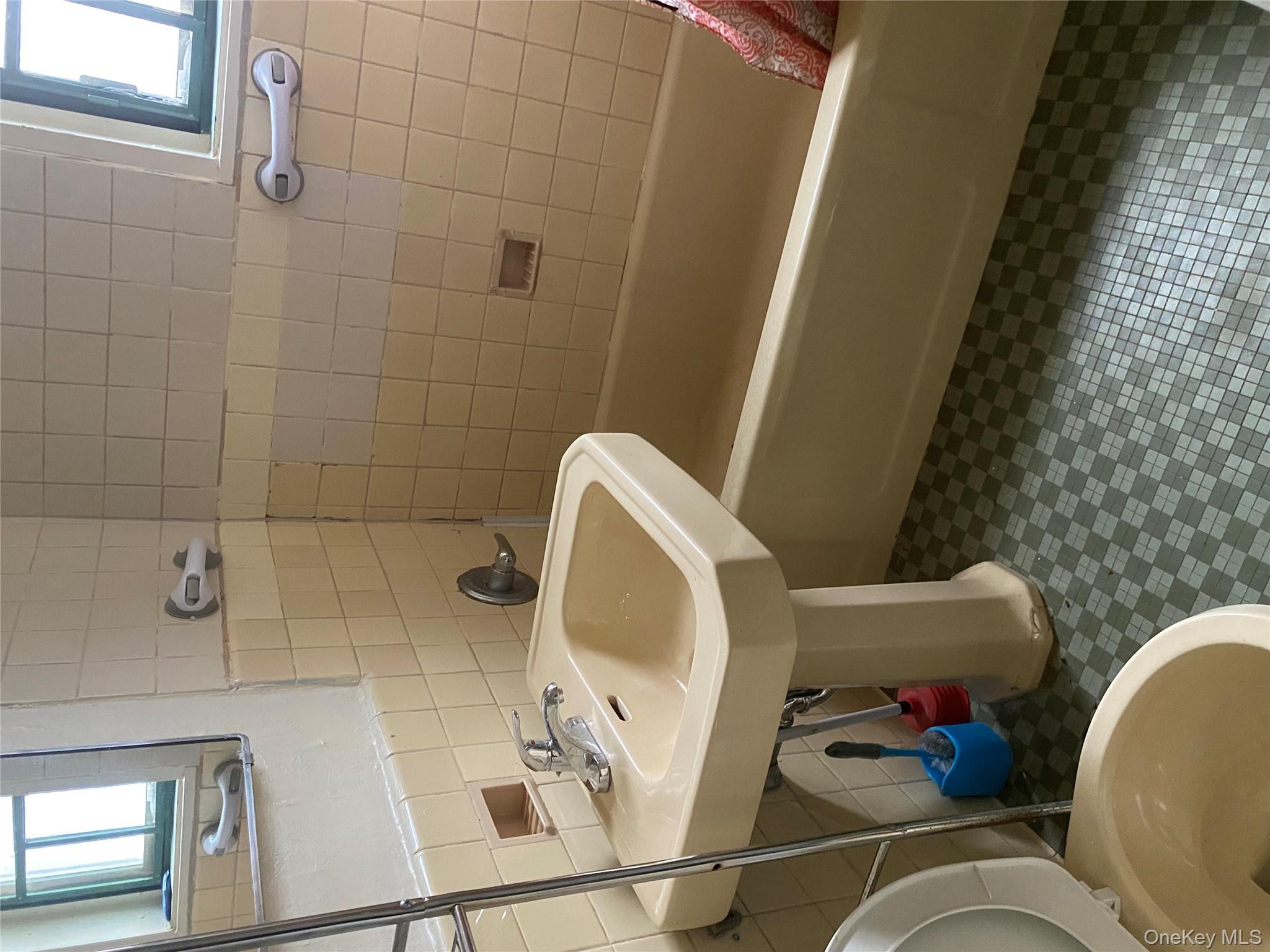 1469 West Avenue, Unit 1F photo 3