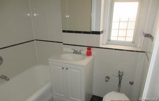 2081 Cruger Avenue, Unit 4 O photo 9