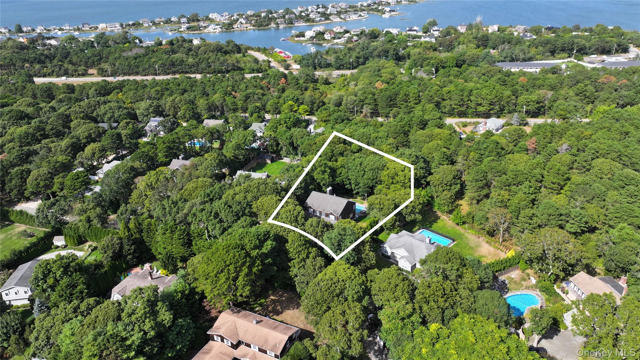 191 Shinnecock Hills Road – For Sale photo 3