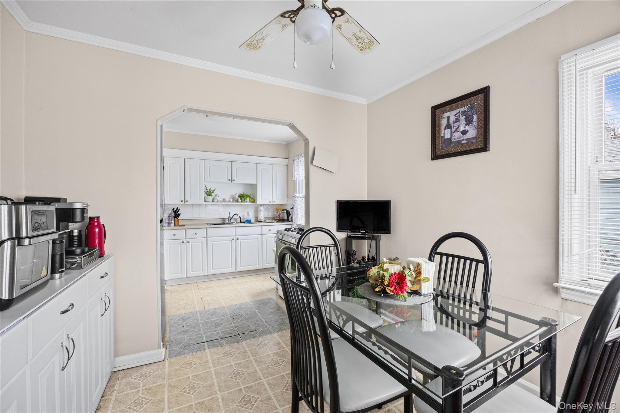 282 Caryl Drive – For Sale photo 3