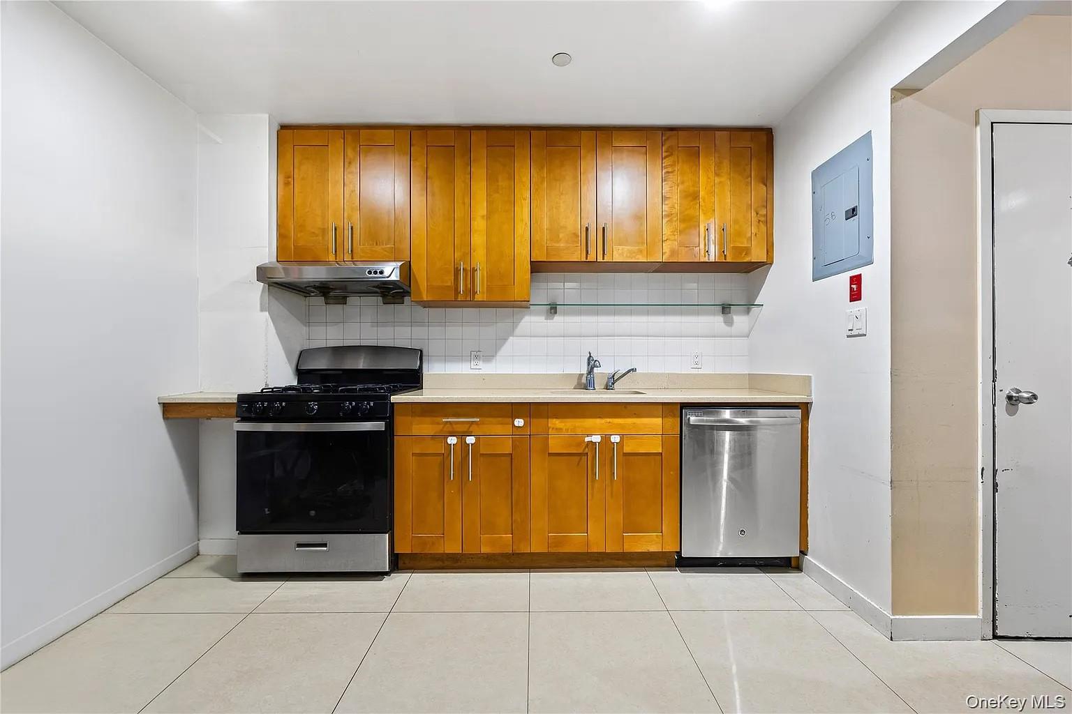10607 Northern Boulevard, Unit 5B photo 3