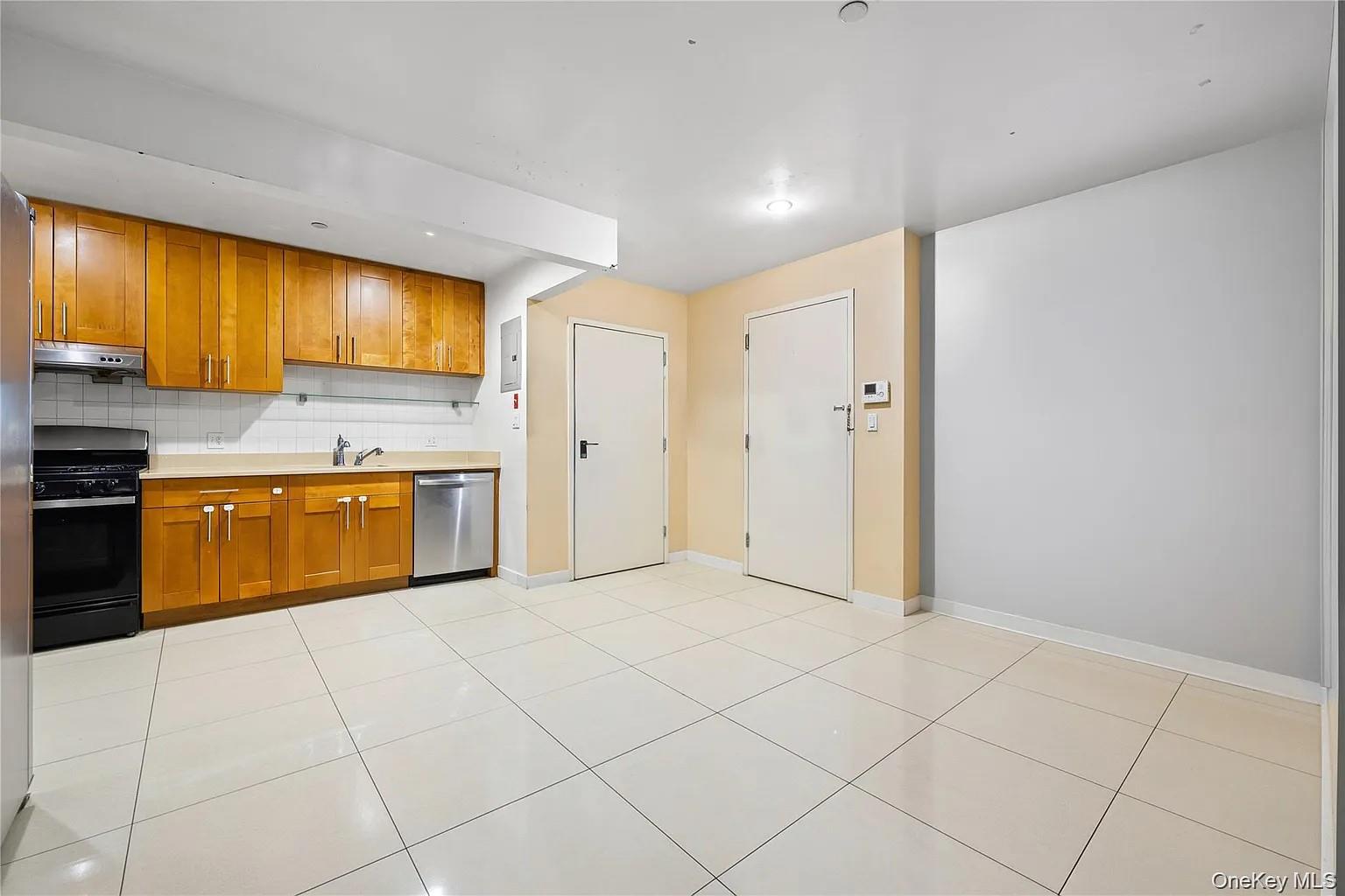 10607 Northern Boulevard, Unit 5B photo 13