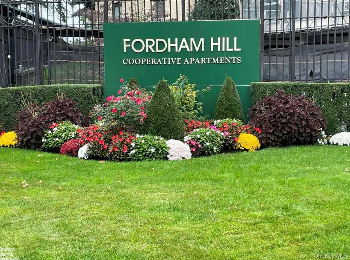 2 Fordham Hill Oval, Unit 1G