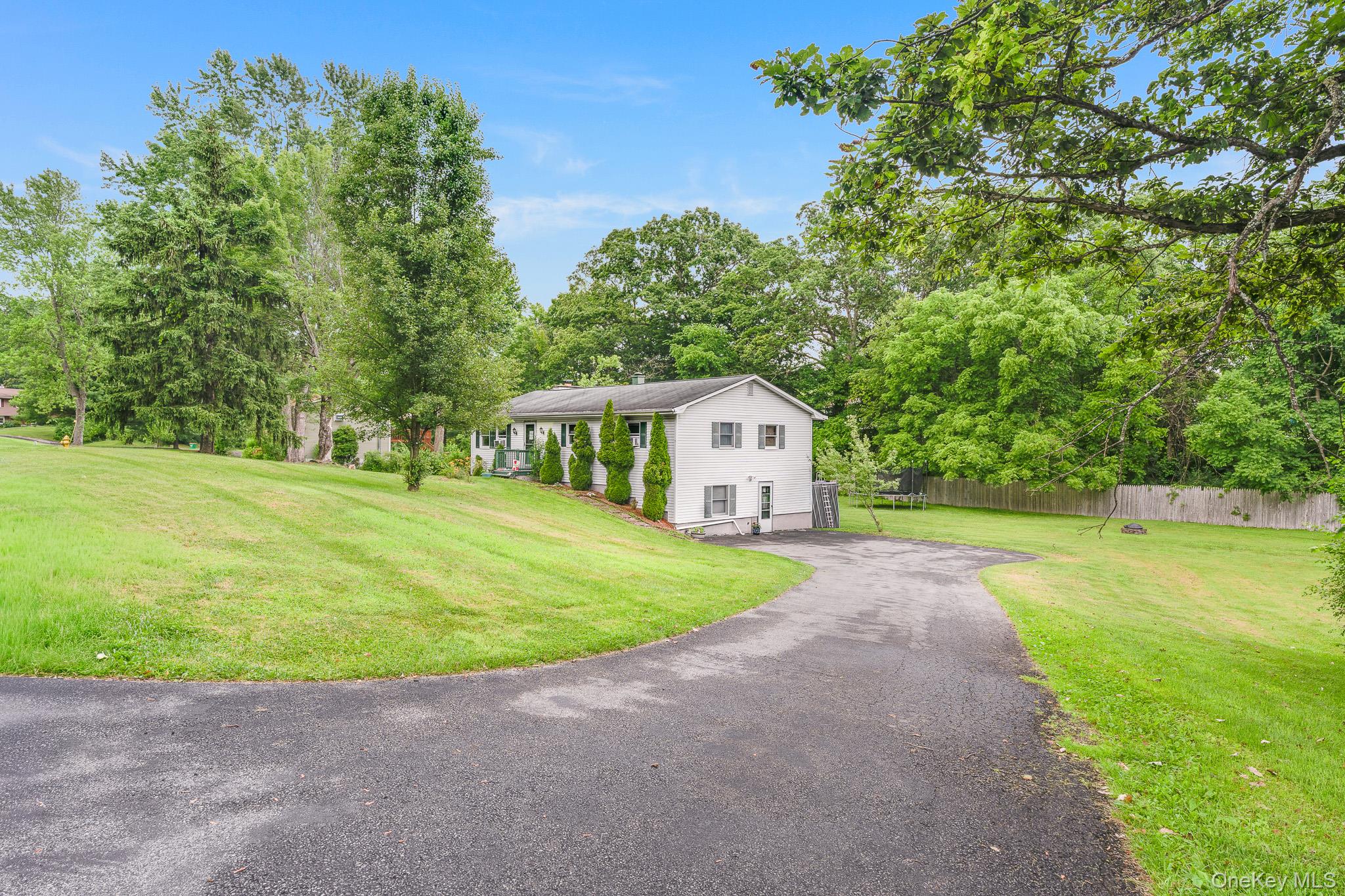 8 Larissa Lane – For Sale photo 3