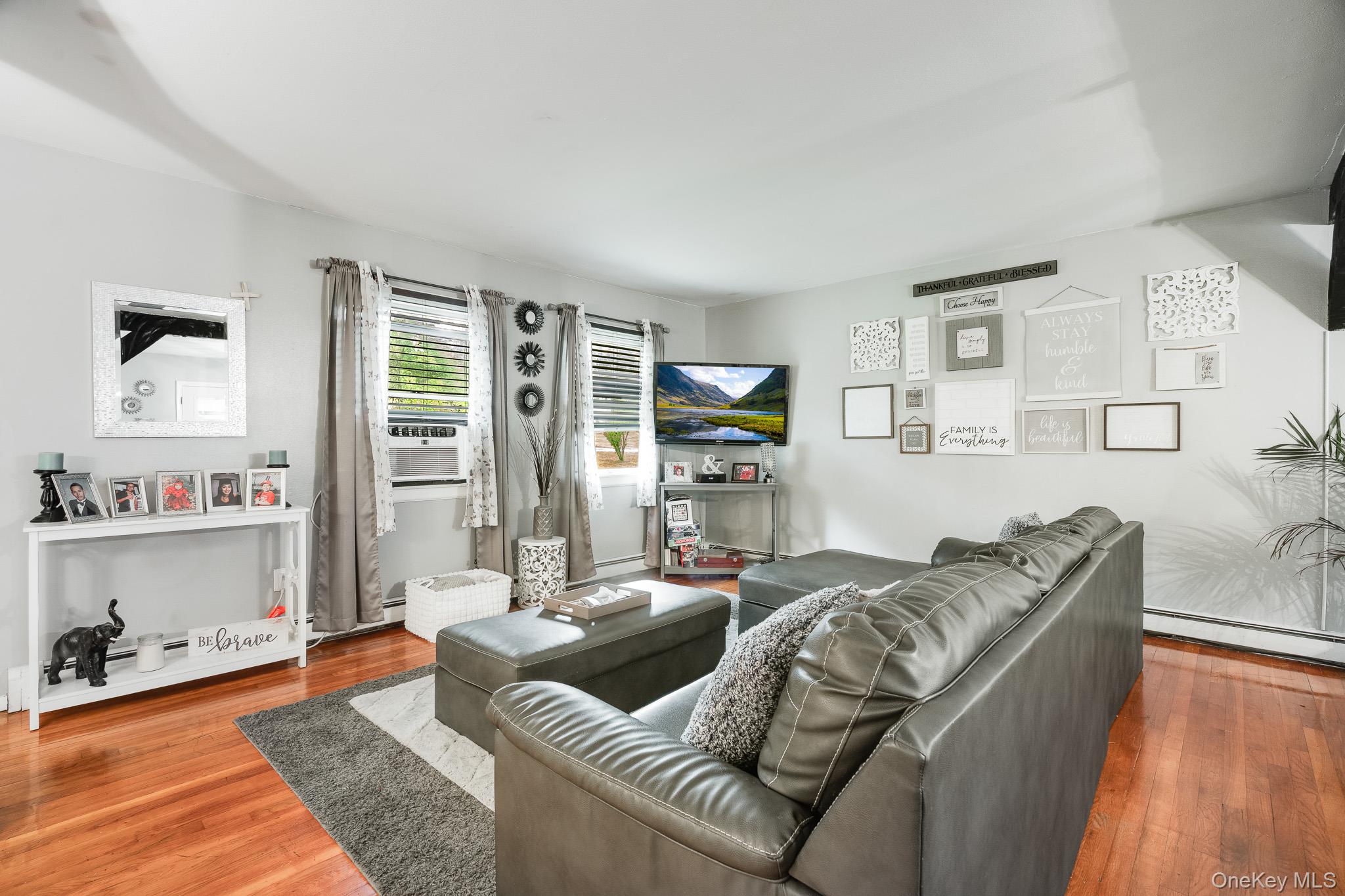8 Larissa Lane – For Sale photo 4