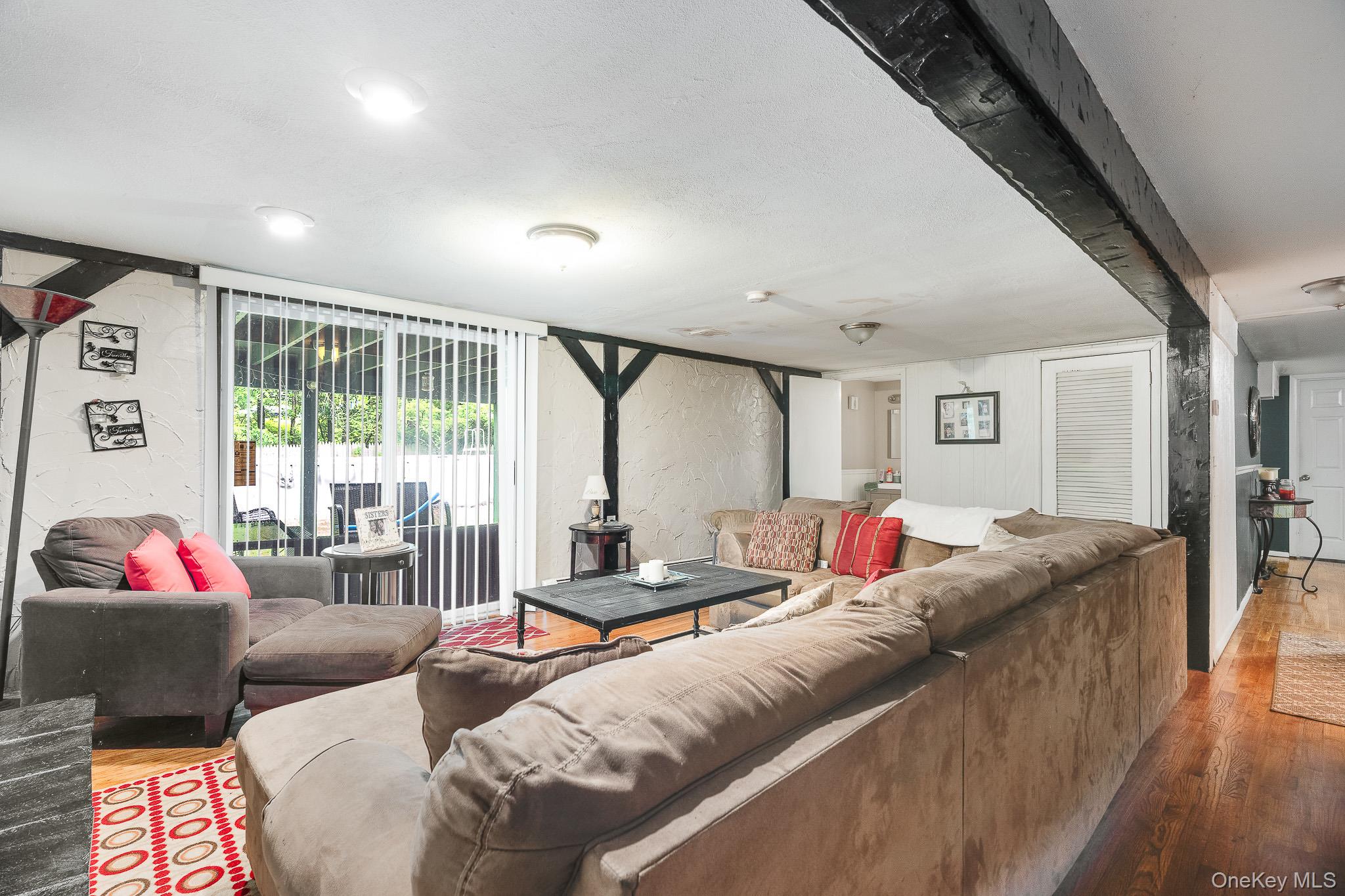 8 Larissa Lane – For Sale photo 18