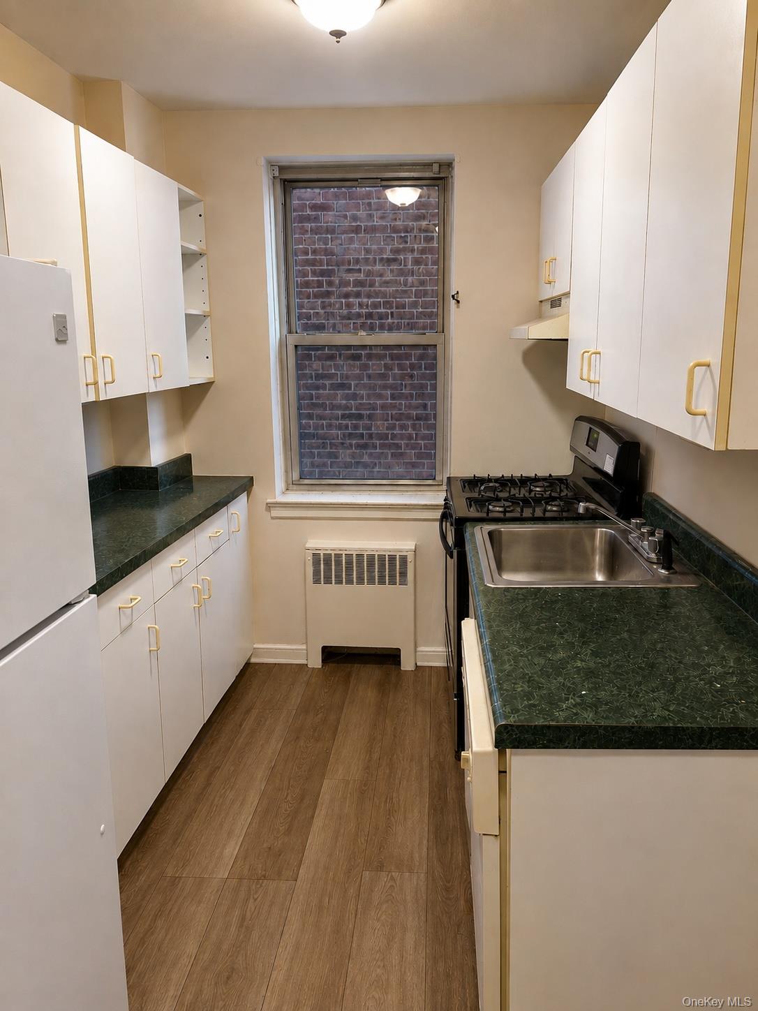 485 Bronx River Road, Unit C24 photo 5