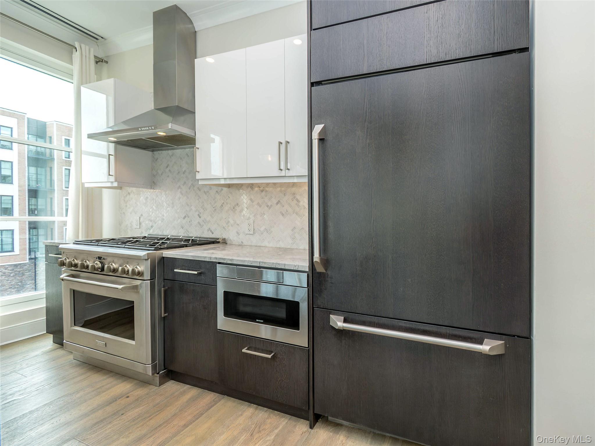 100 Garvies Point Road, Unit 1116 photo 23
