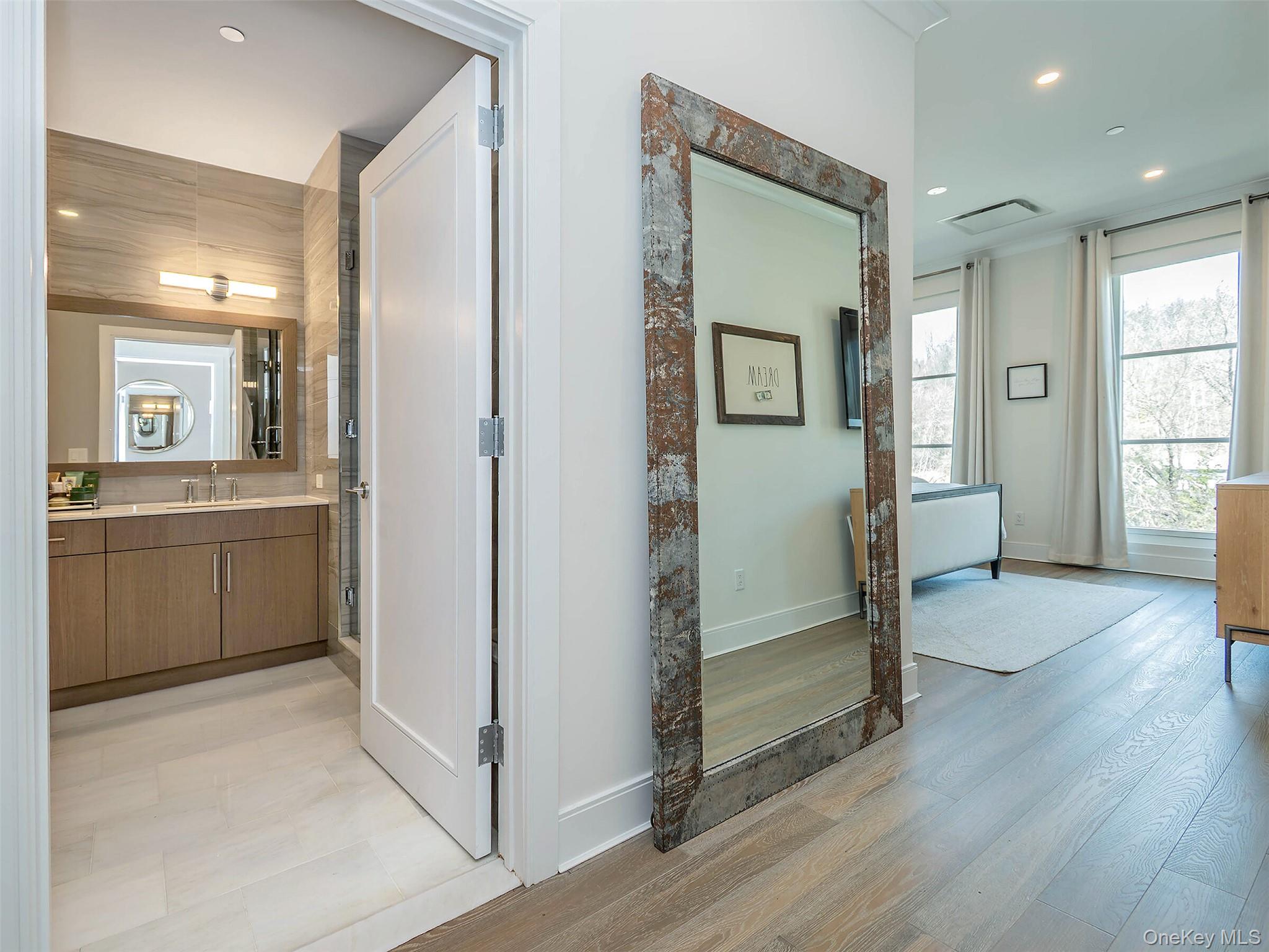 100 Garvies Point Road, Unit 1116 photo 26