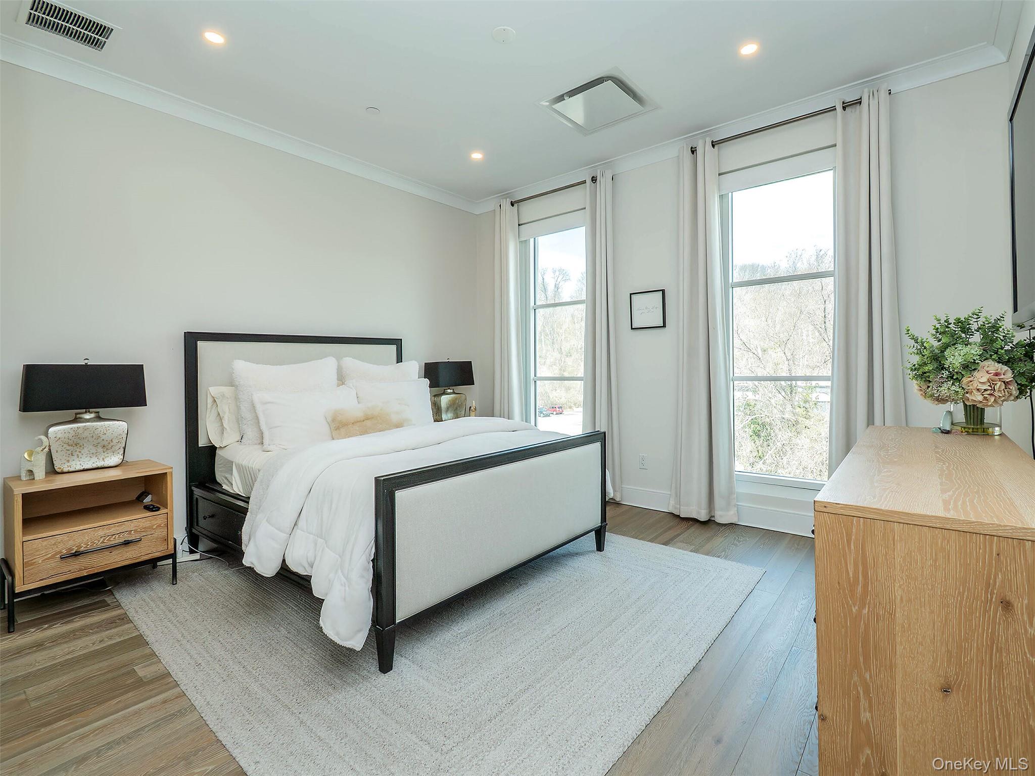 100 Garvies Point Road, Unit 1116 photo 27